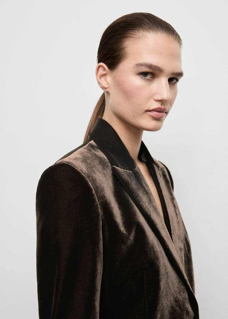 Structured velvet blazer