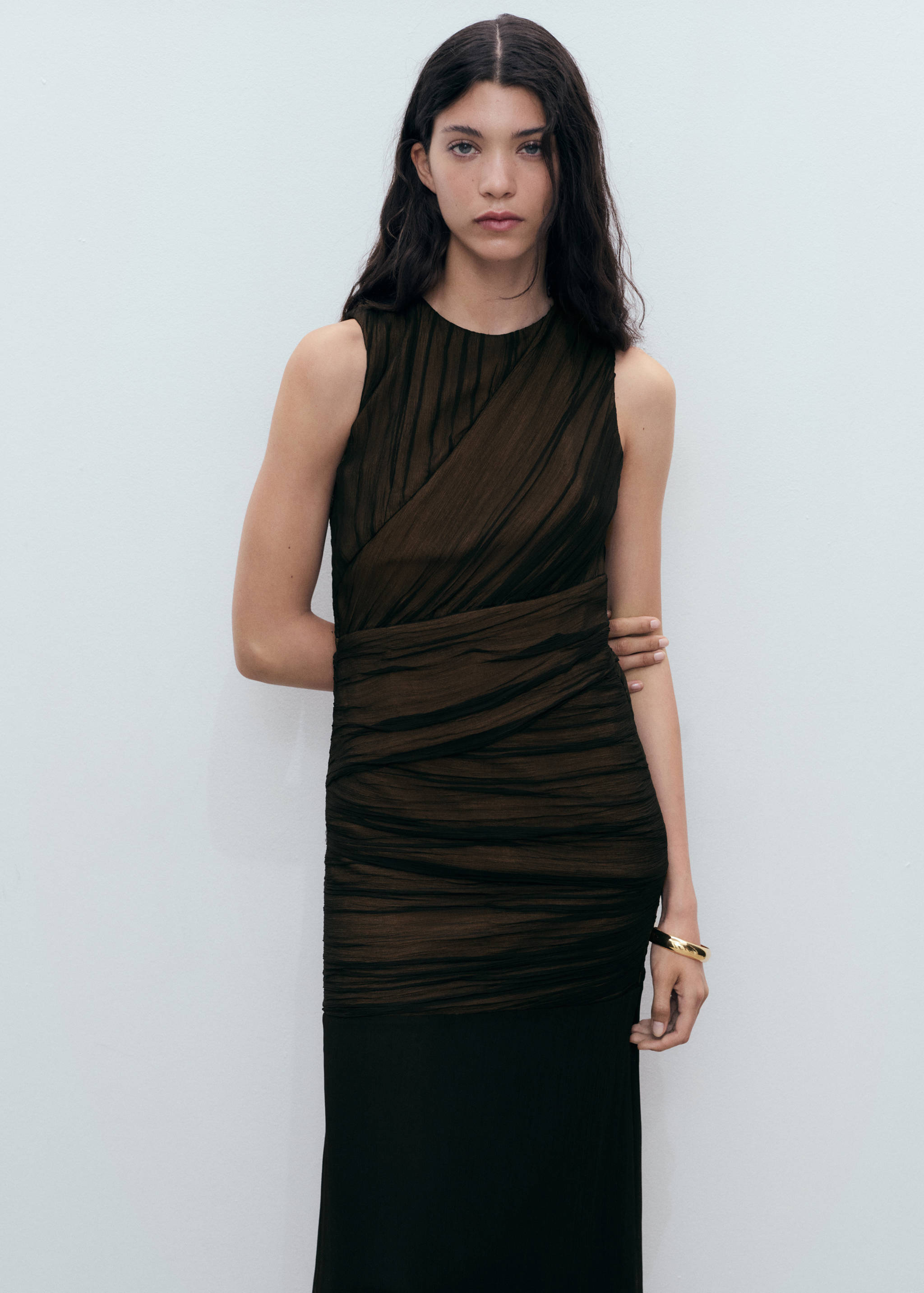 Contrasting textured dress - Medium plane