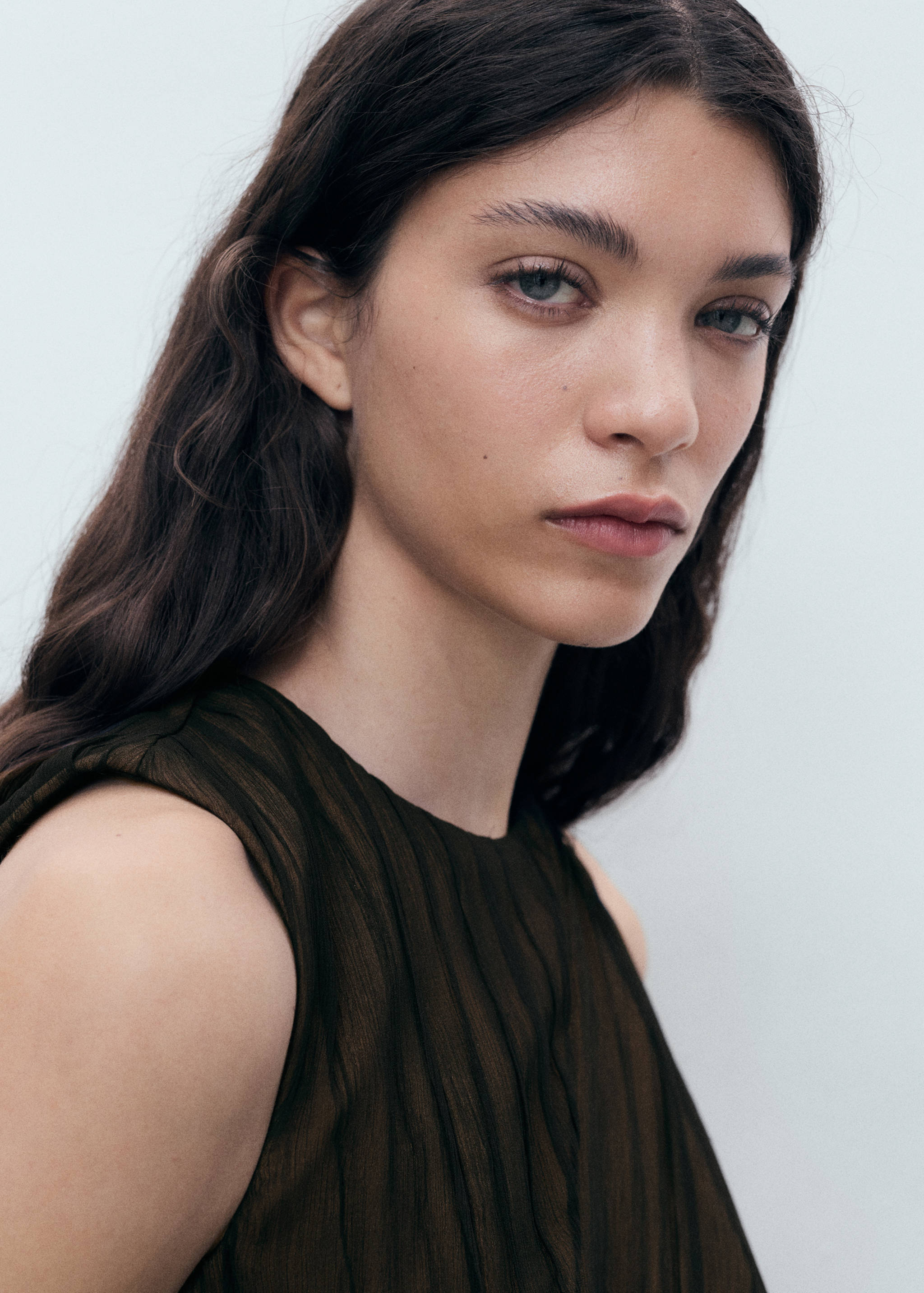 Contrasting textured dress - Details of the article 1