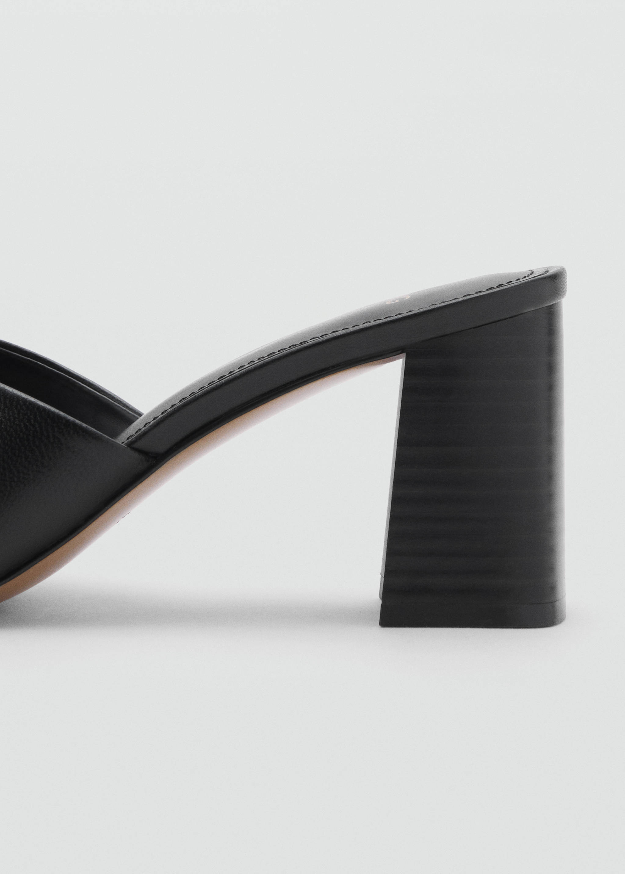 Leather block-heel sandals - Details of the article 1