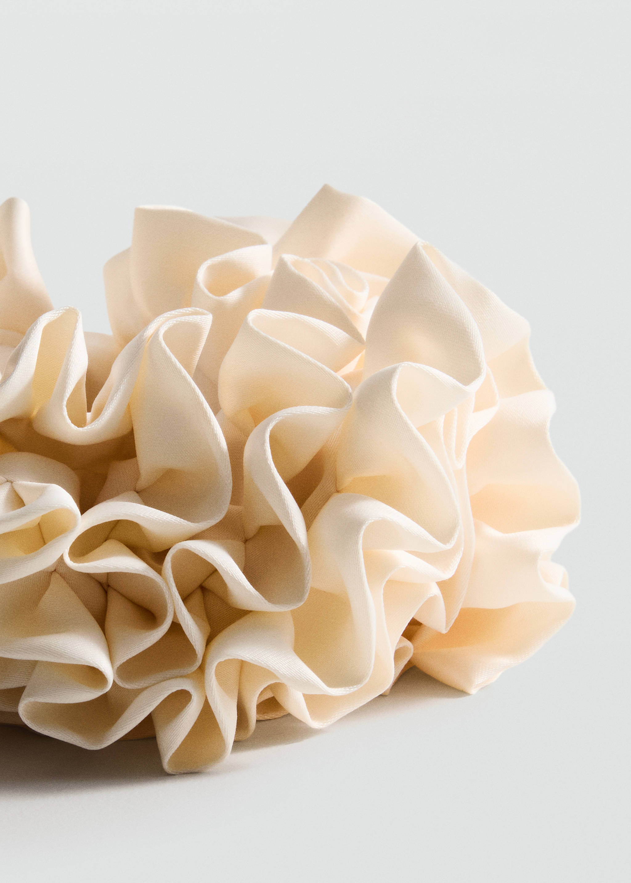 Mini gumička do vlasů s volánky - Náhled ve středové rovině