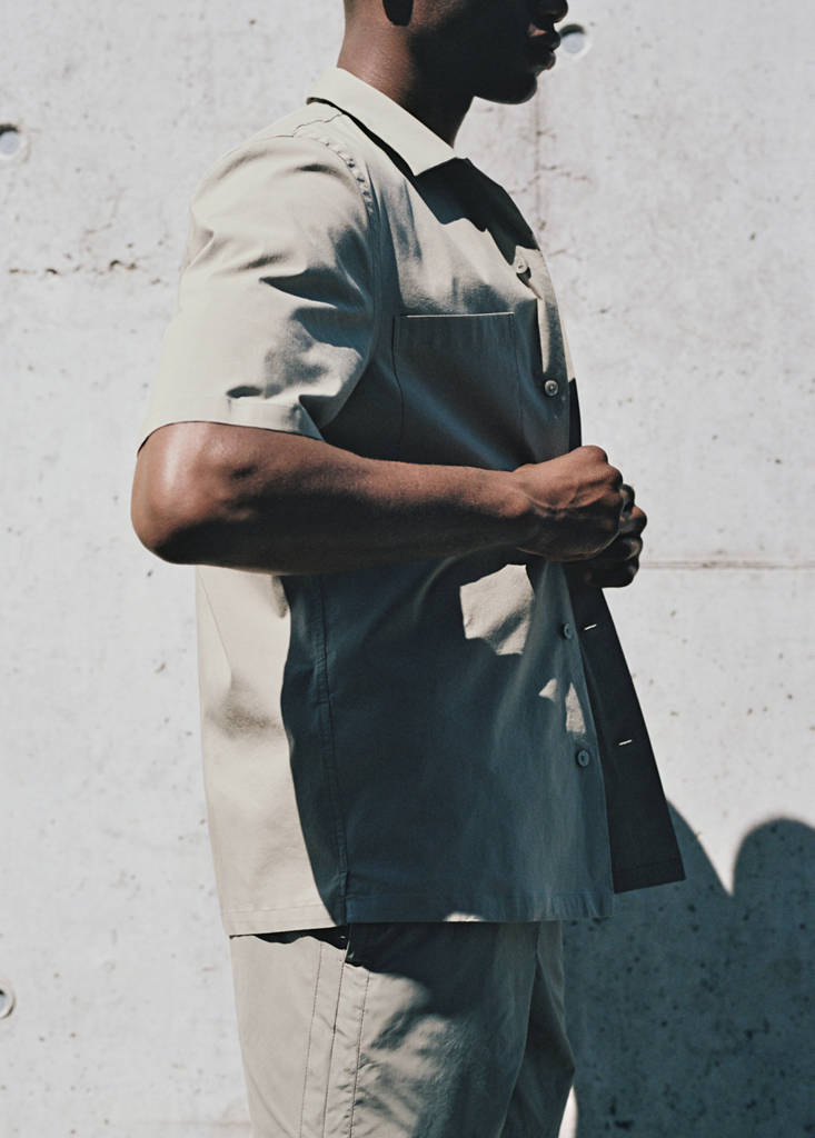 Shirt with pockets and bowling collar — Khaki