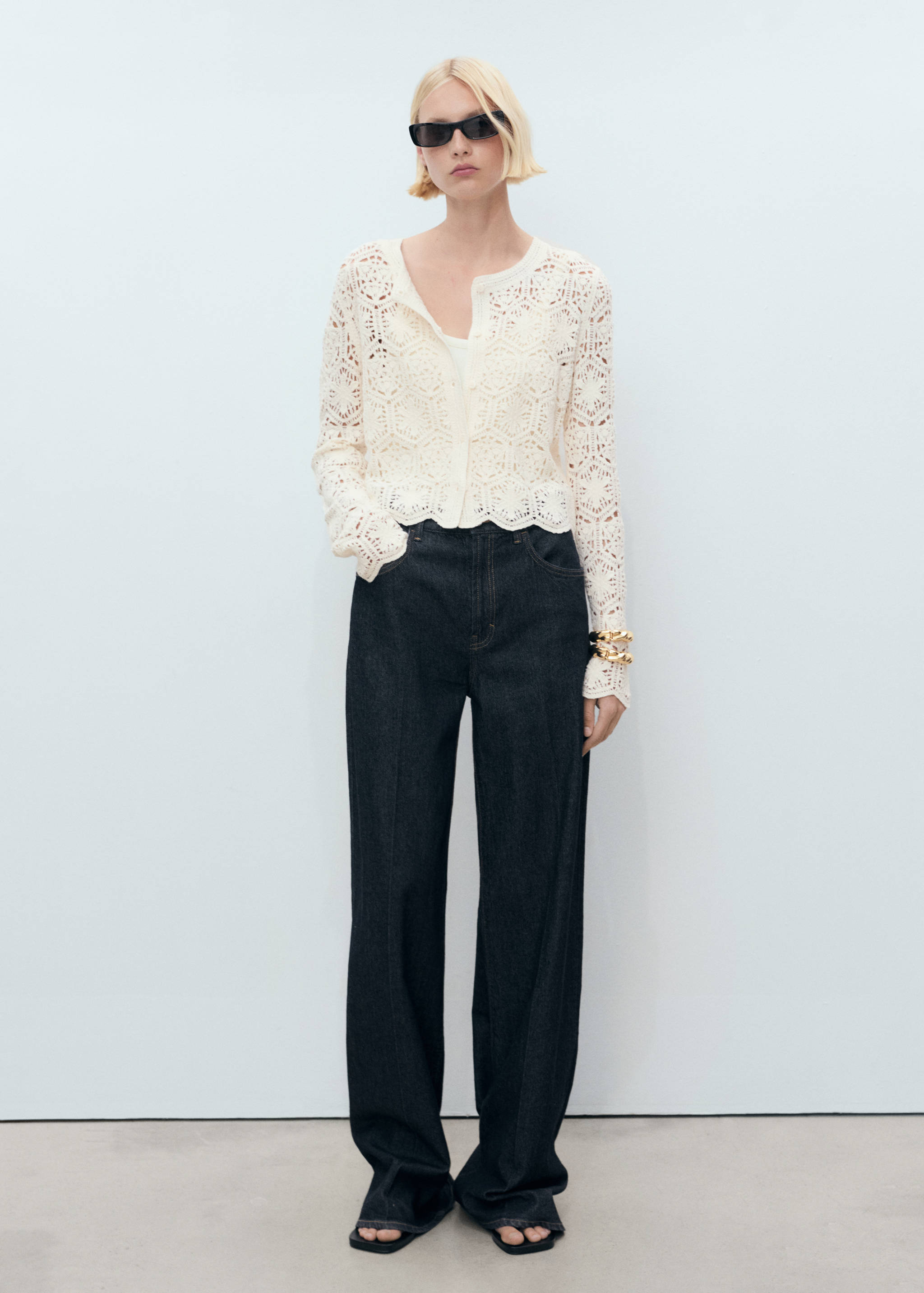 Crochet cardigan with scalloped hem - General plane