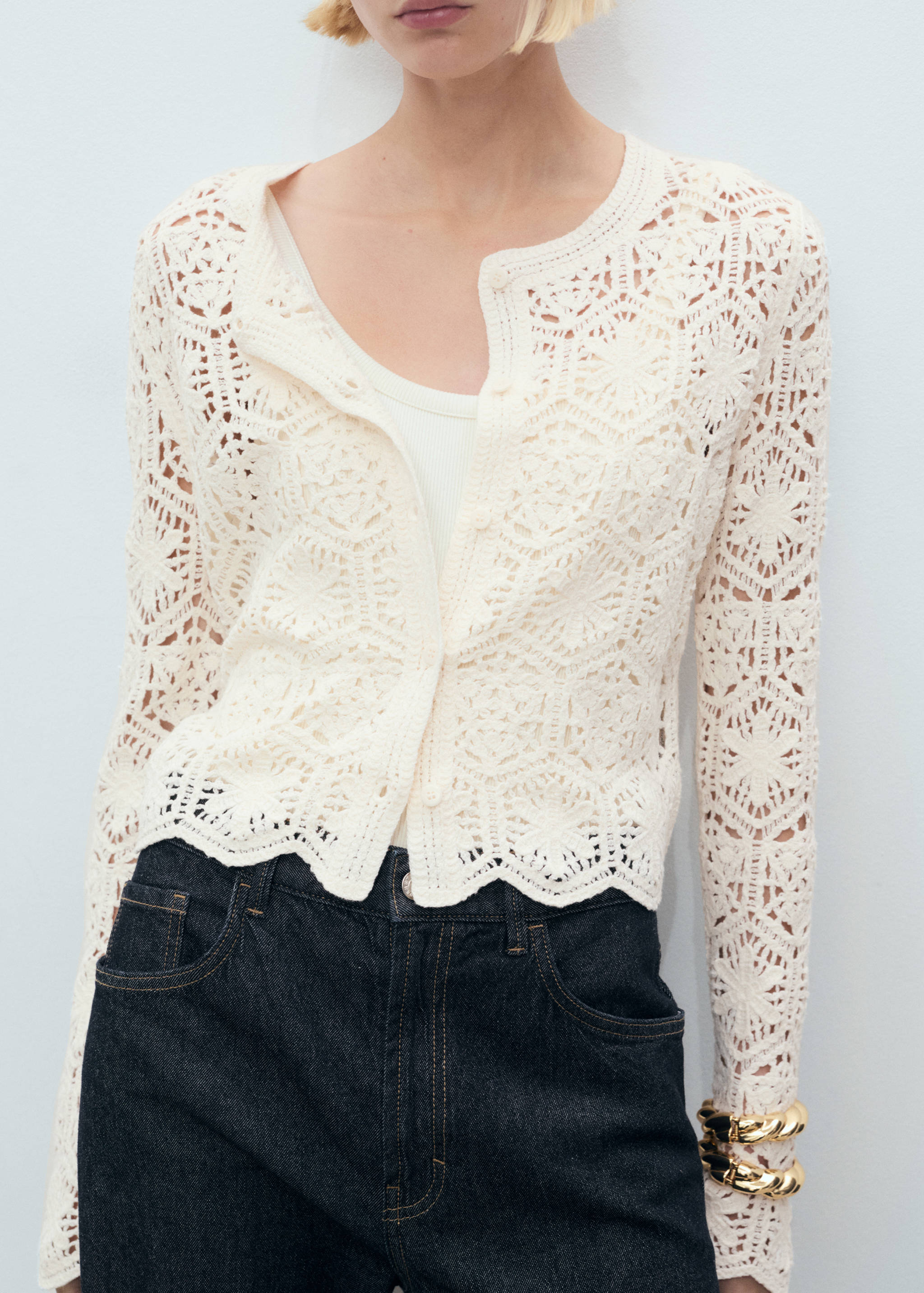 Crochet cardigan with scalloped hem - Details of the article 6