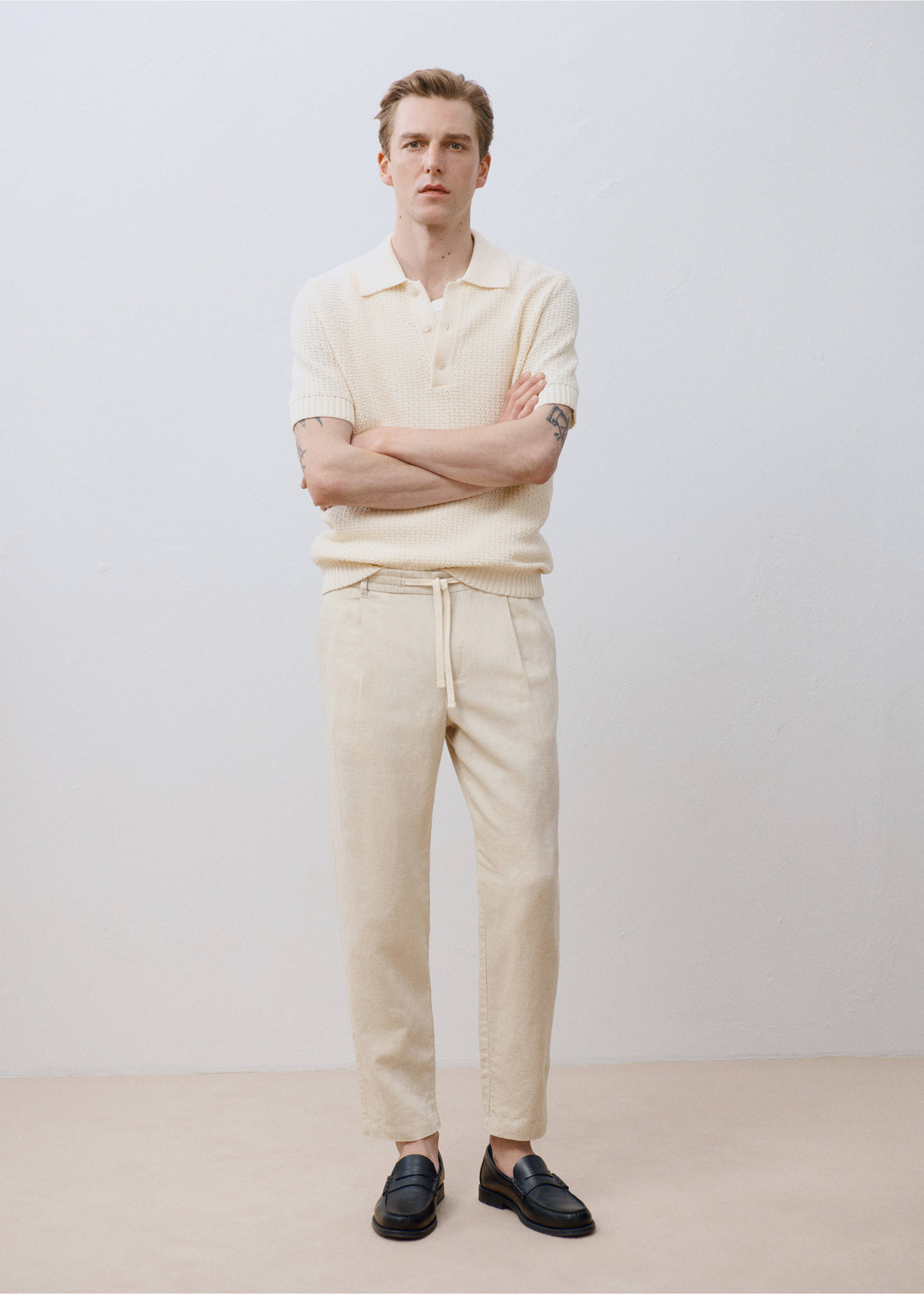 Slim-fit pants with drawstring - Details of the article 9, Ecru. Ref: 17071142-00.