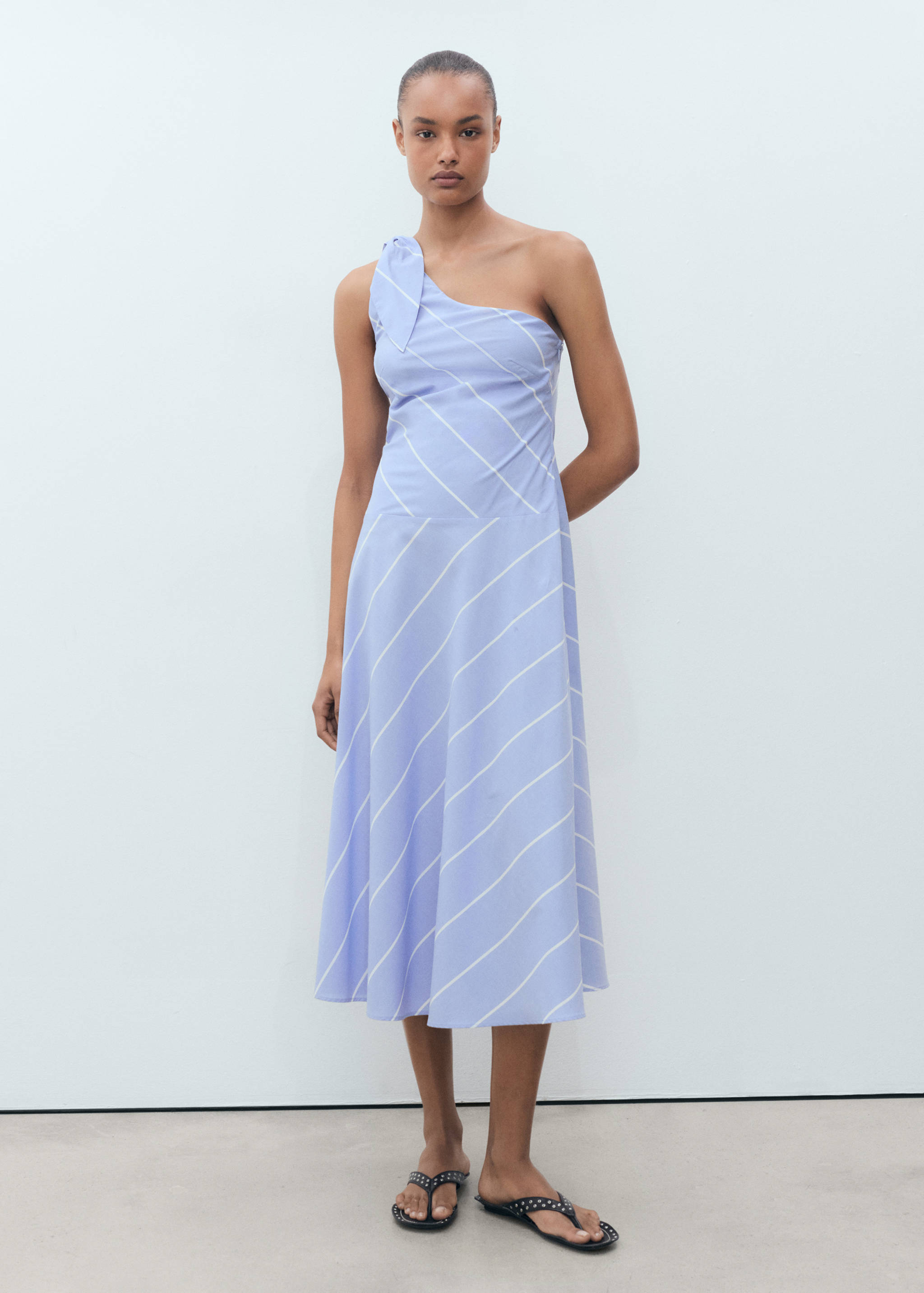 Asymmetrical striped dress with knot - General plane