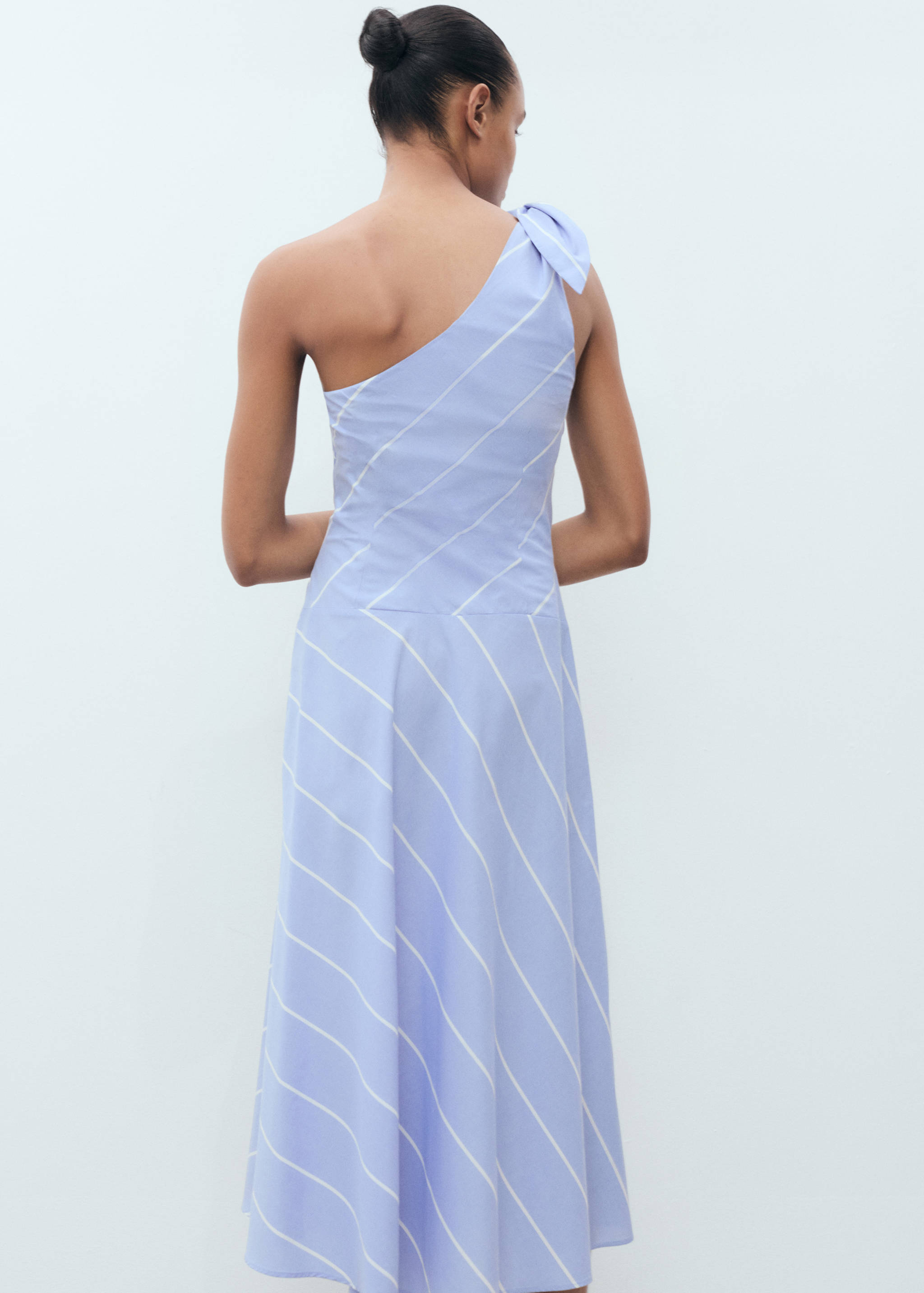 Asymmetrical striped dress with knot - Reverse of the article