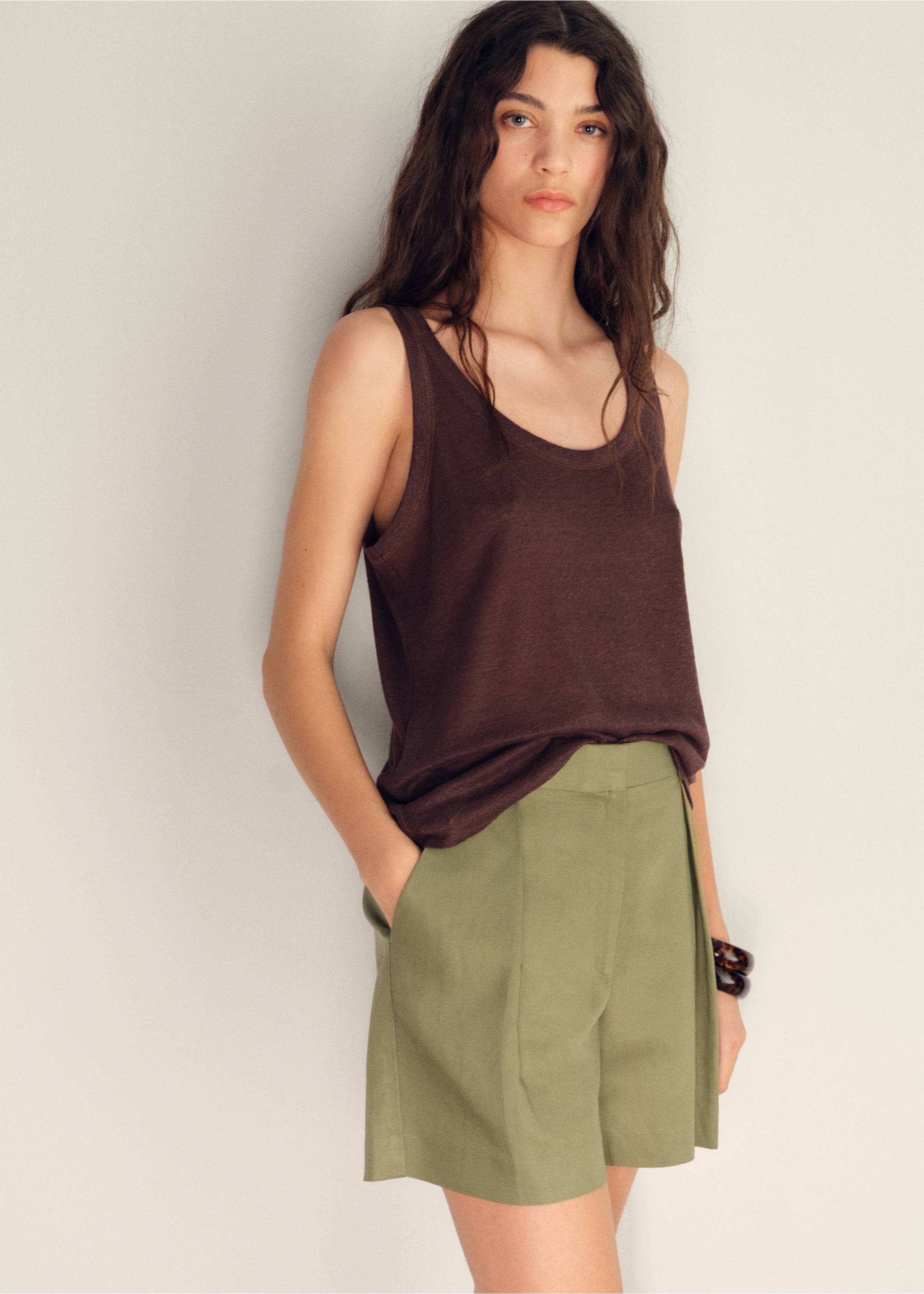 Linen-blend suit bermuda shorts - Details of the article 6, Khaki. Ref: 17071153-00.