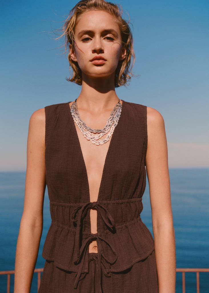 Ruffled top with bows — Chocolate