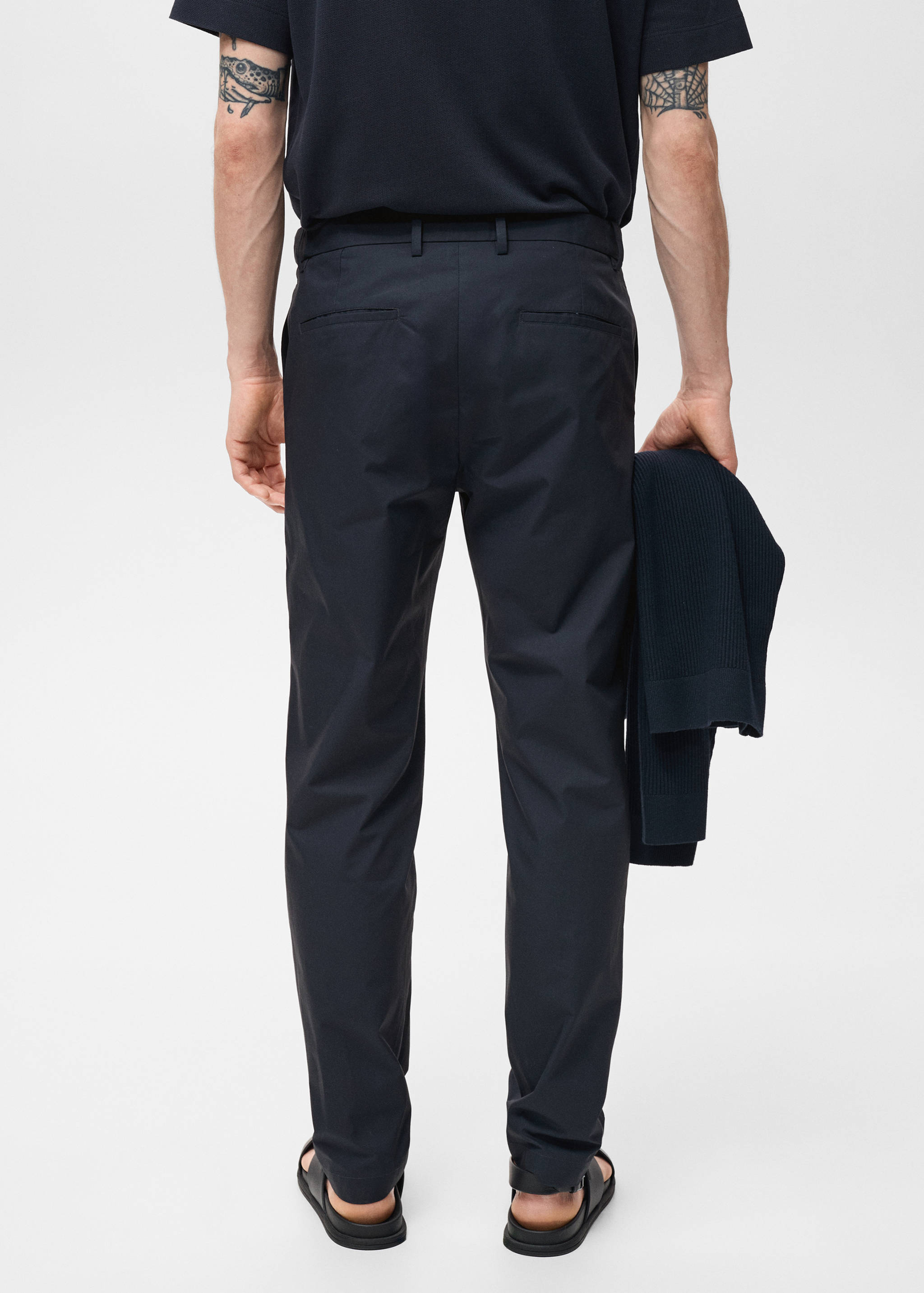 100% slim-fit cotton trousers - Reverse of the article