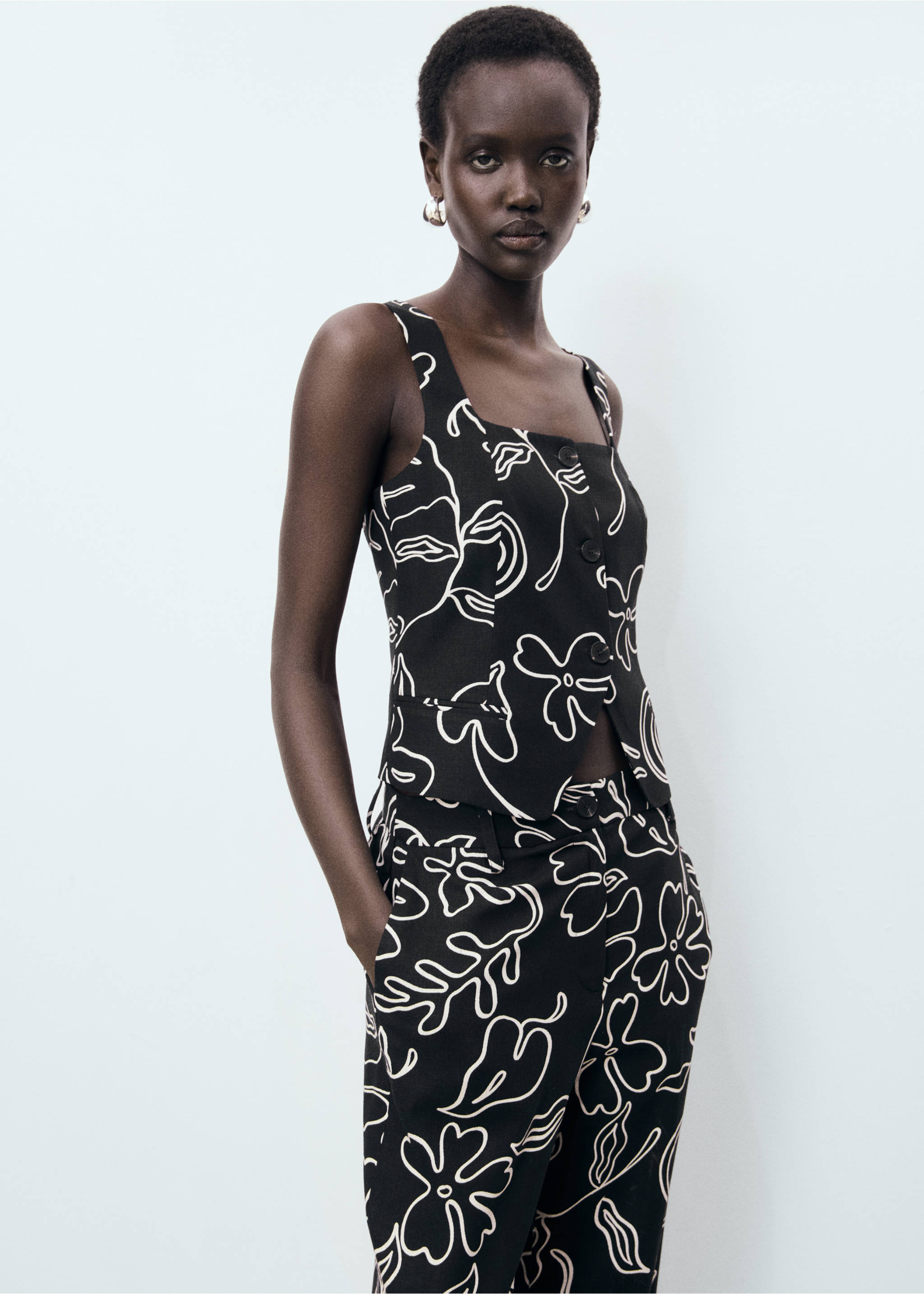 Floral-print linen suit waistcoat - Medium plane, Black. Ref: 17071163-00.