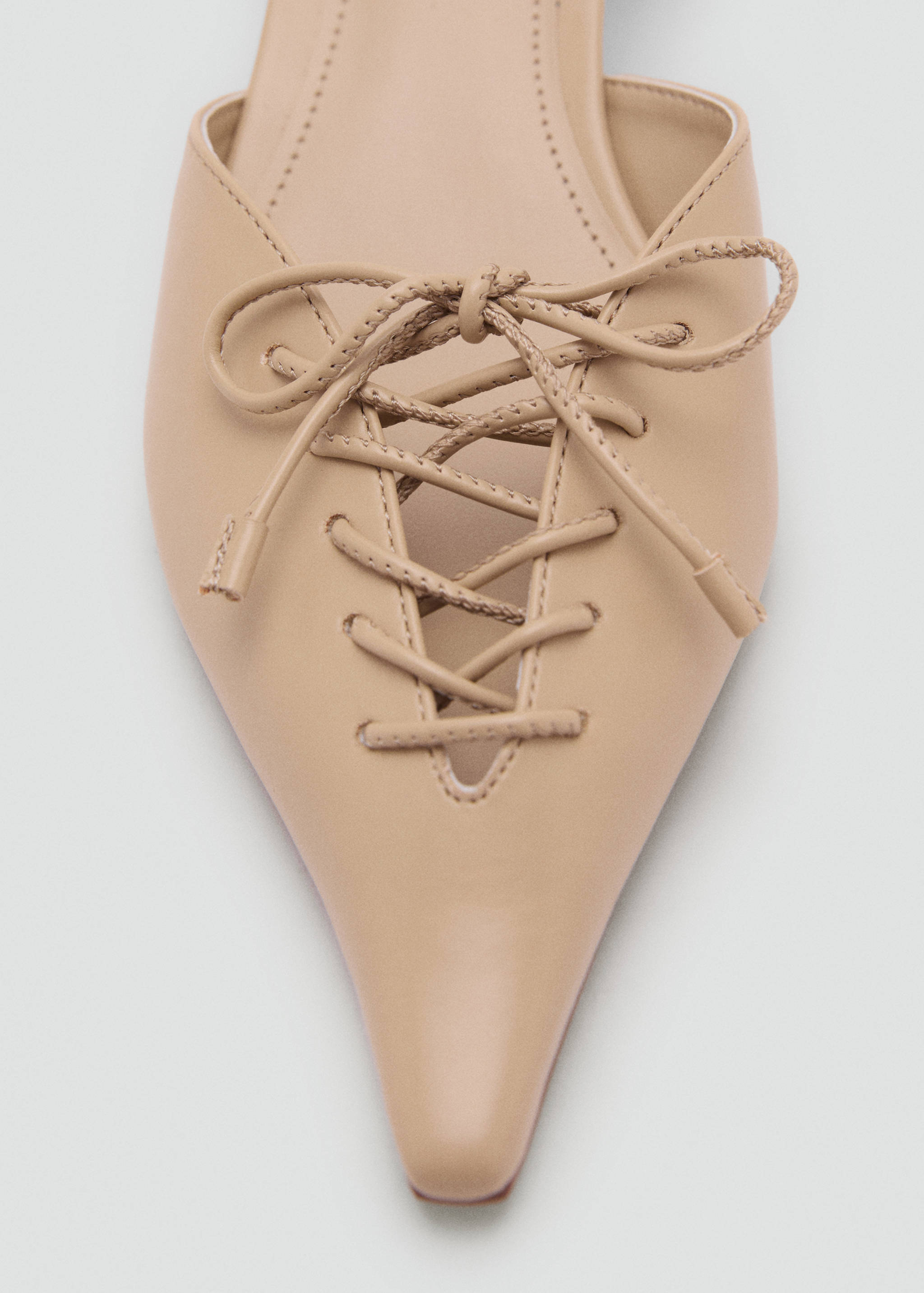 Fűzős magassarkú cipő - A termék adatai 1