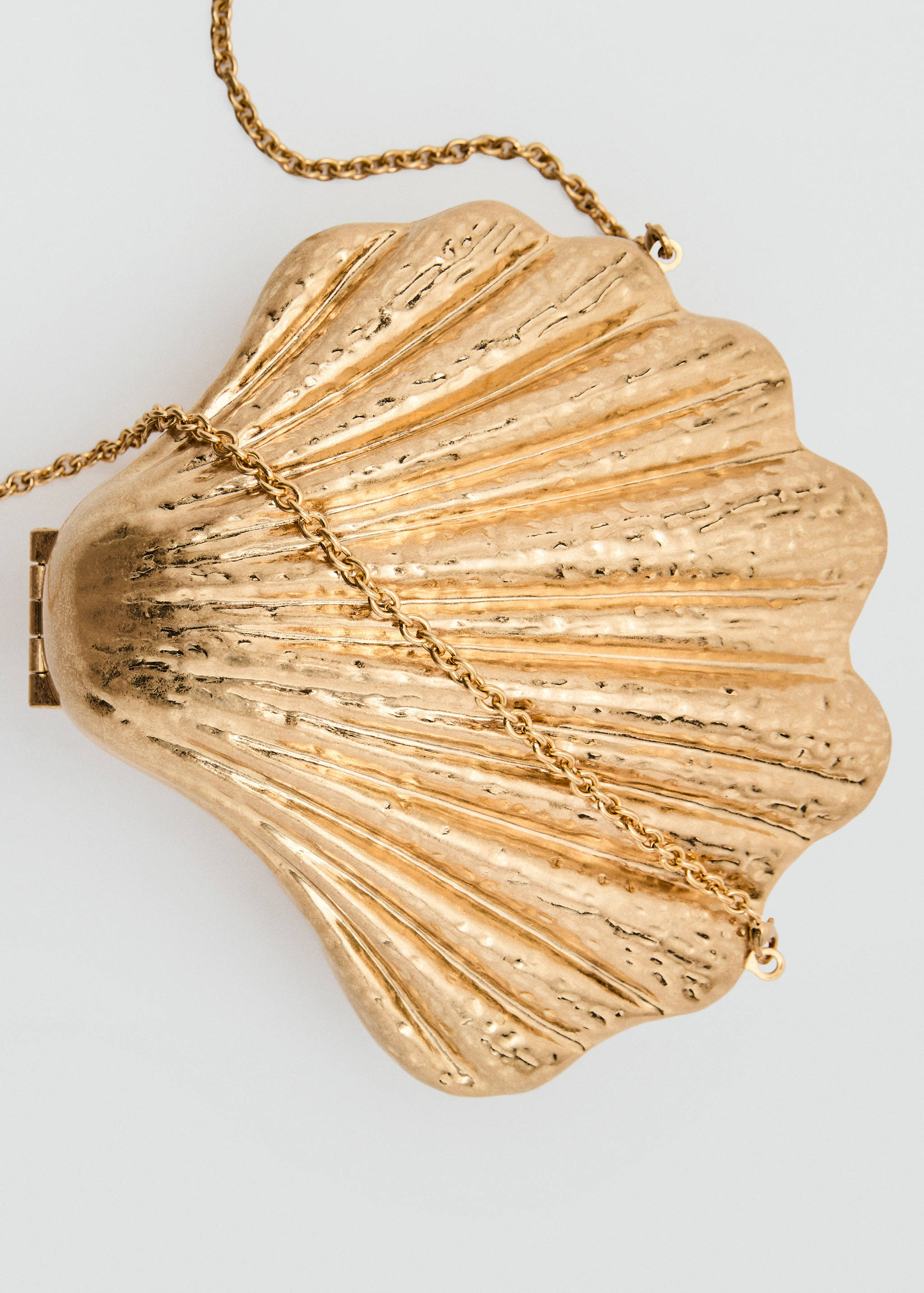 حقيبة كلاتش بتصميم صدفي - تفاصيل المنتج 2