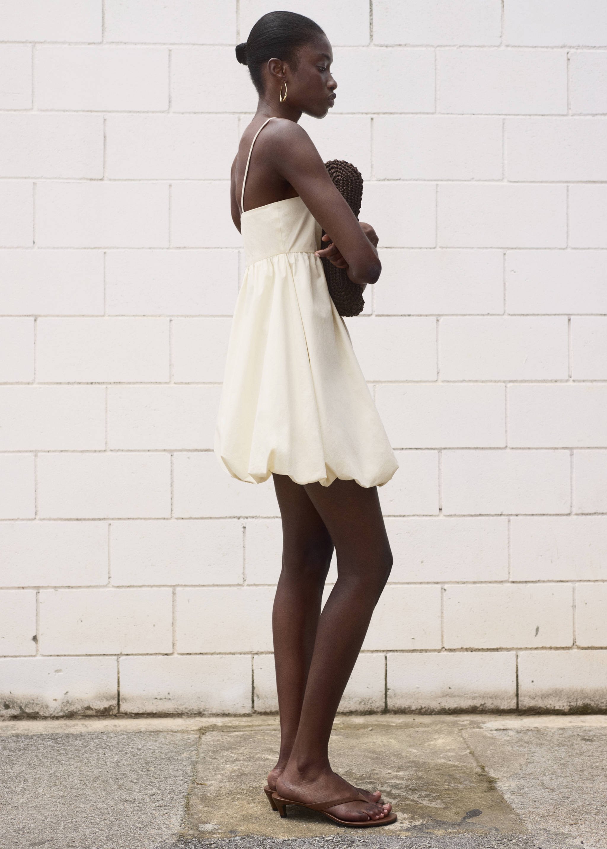 Balloon dress with embroidered flowers - Details of the article 2