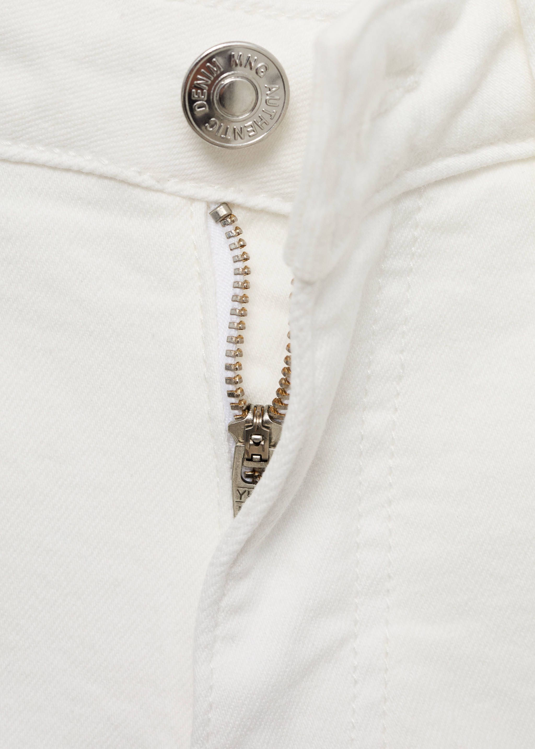 Frayed low-rise shorts - Details of the article 8