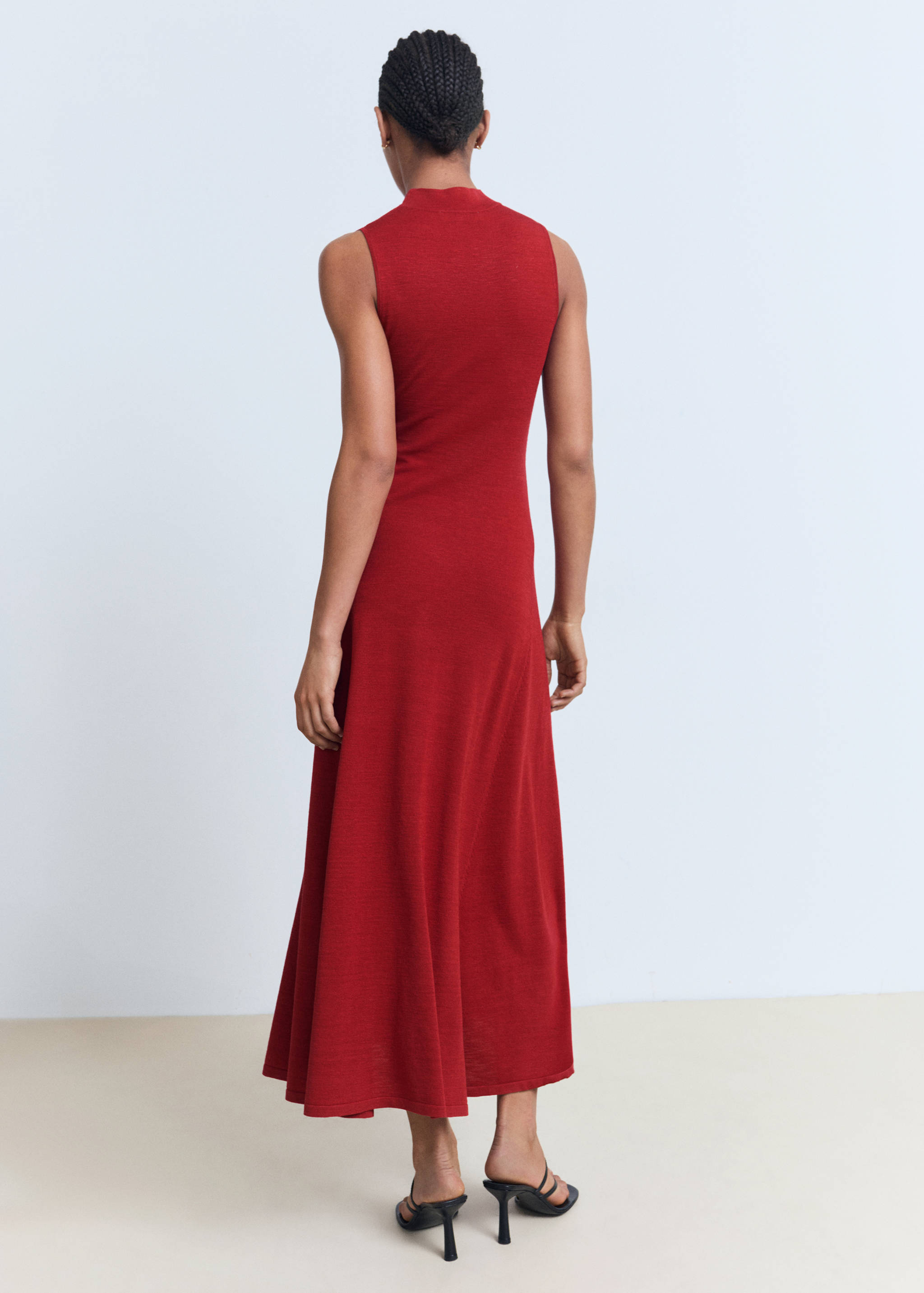 Haljina od finog pletiva A kroja - Stražnji dio artikla