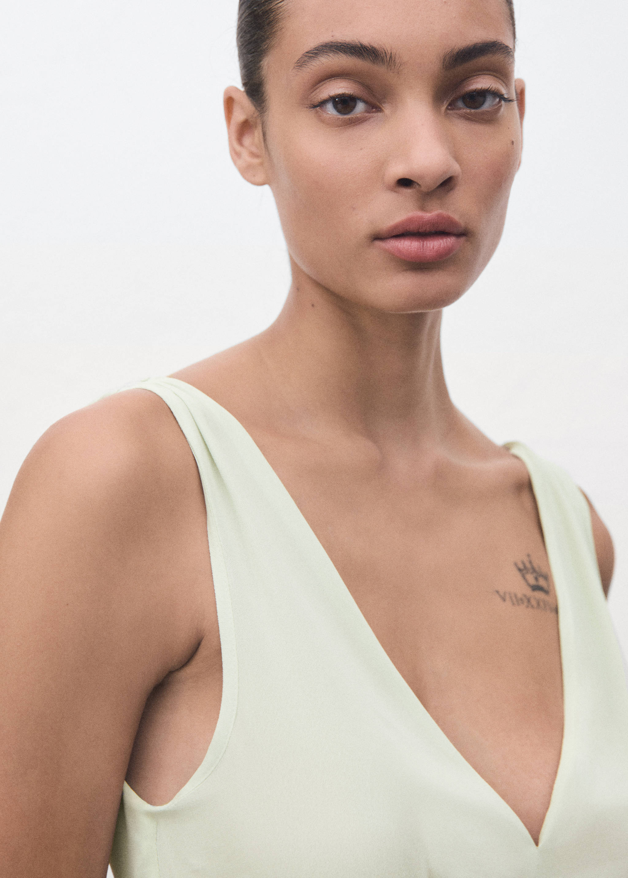 Spetsklänning i underklädesstil - Detaljer om artikeln 1