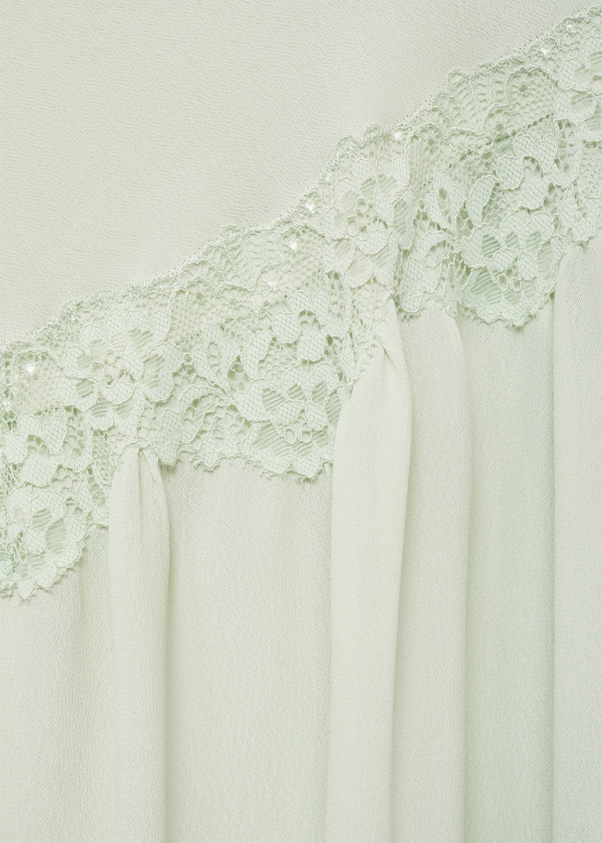 Spetsklänning i underklädesstil - Detaljer om artikeln 0