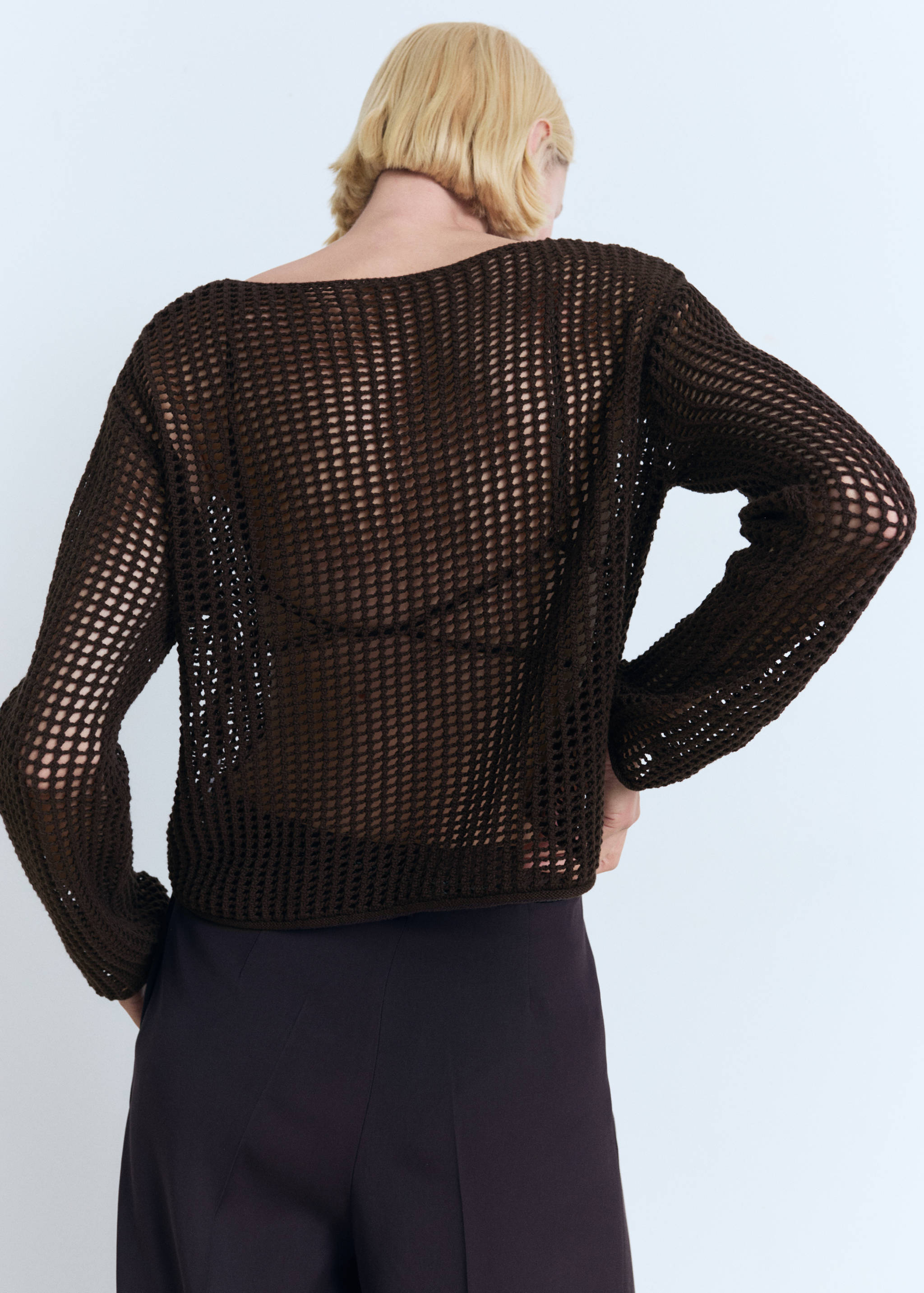 Long-sleeved crochet sweater - Reverse of the article