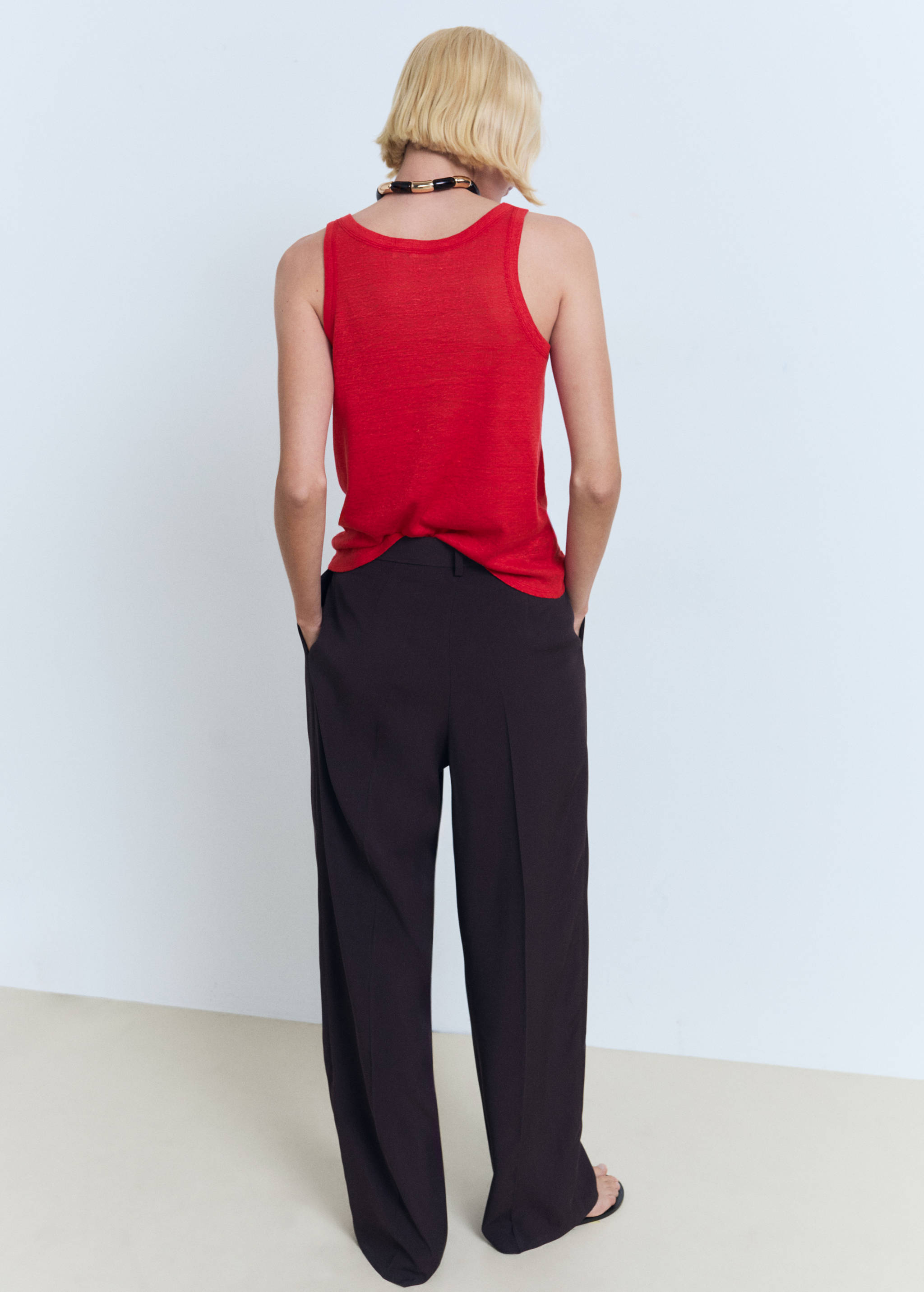 Linen top with sleeves - Reverse of the article