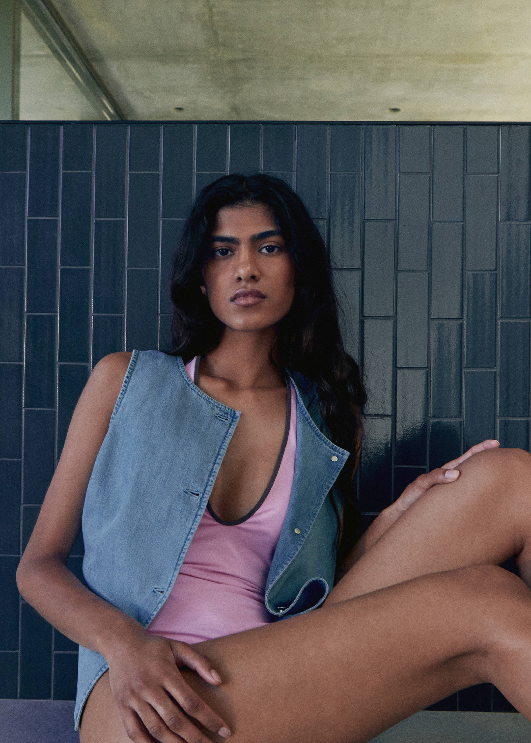 Buttoned denim gilet - General plane