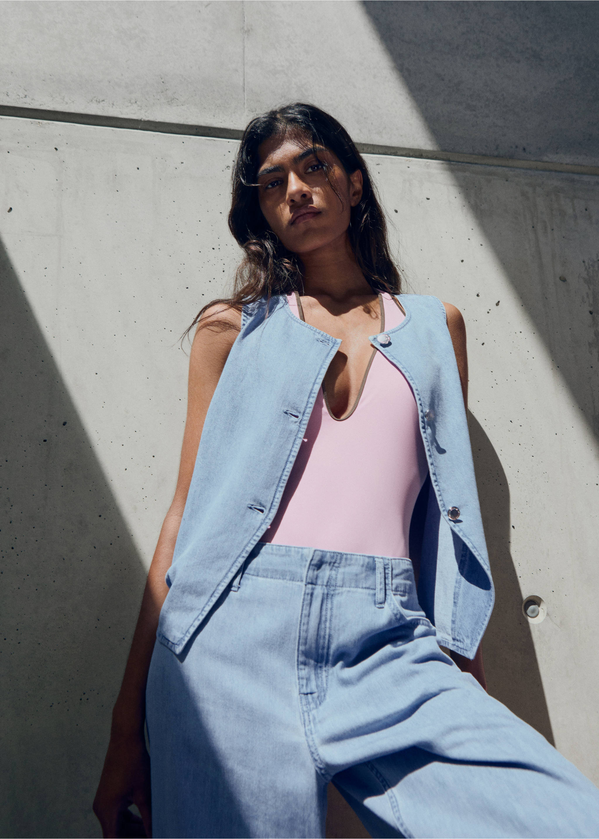 Buttoned denim gilet - Medium plane, Light Blue. Ref: 17071205-00.