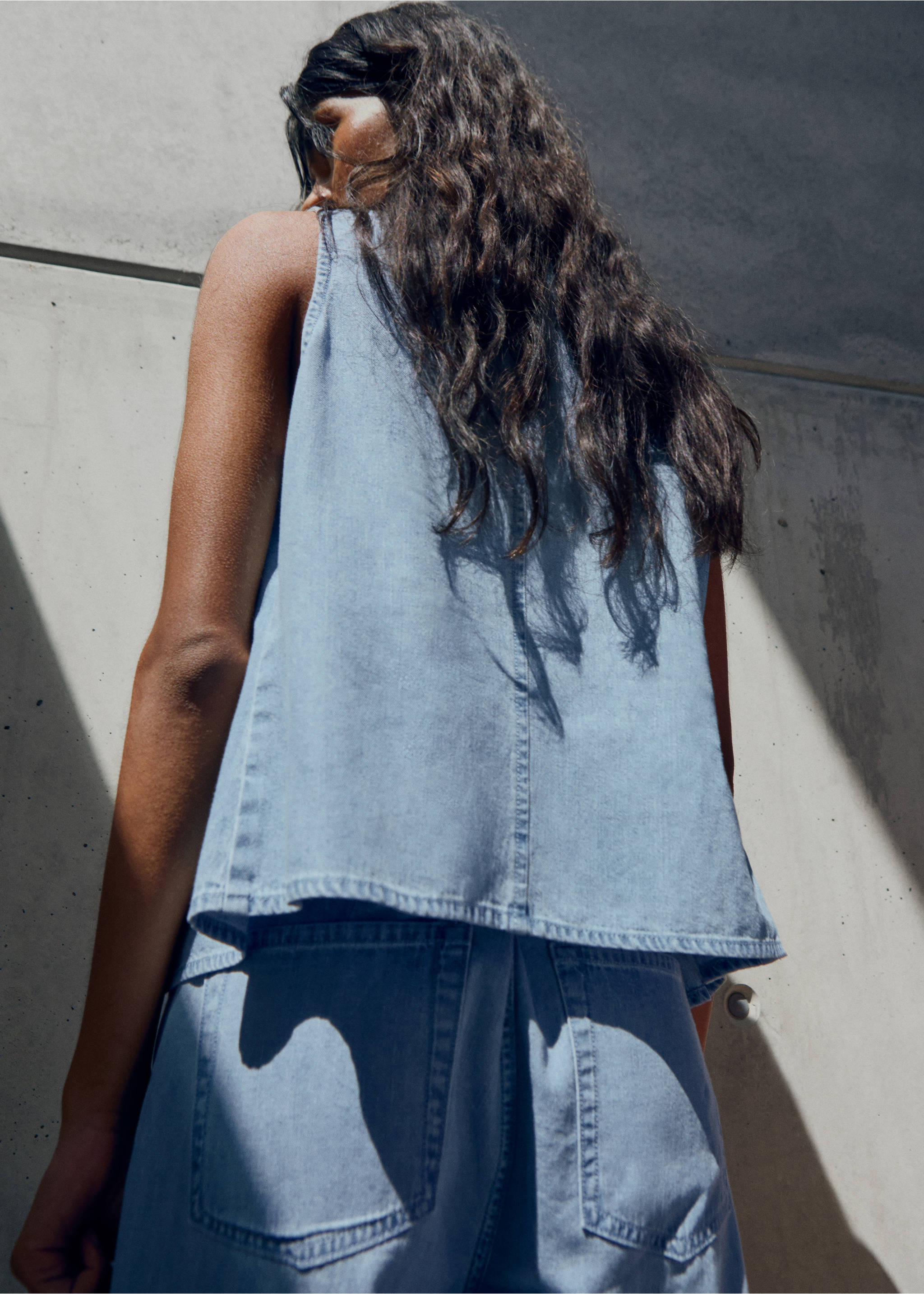 Buttoned denim gilet - Reverse of the article, Light Blue. Ref: 17071205-00.
