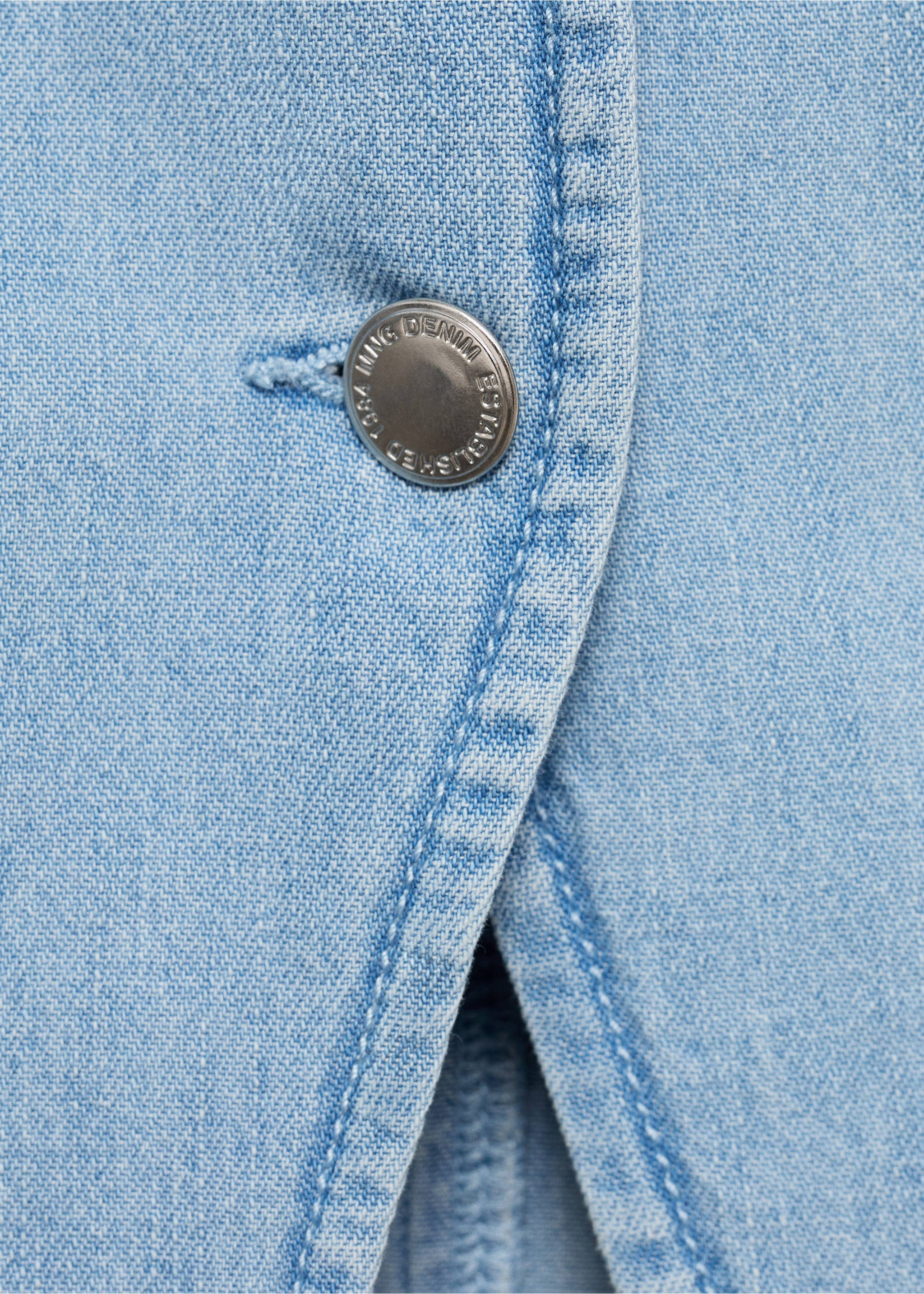 Buttoned denim gilet - Details of the article 8, Light Blue. Ref: 17071205-00.