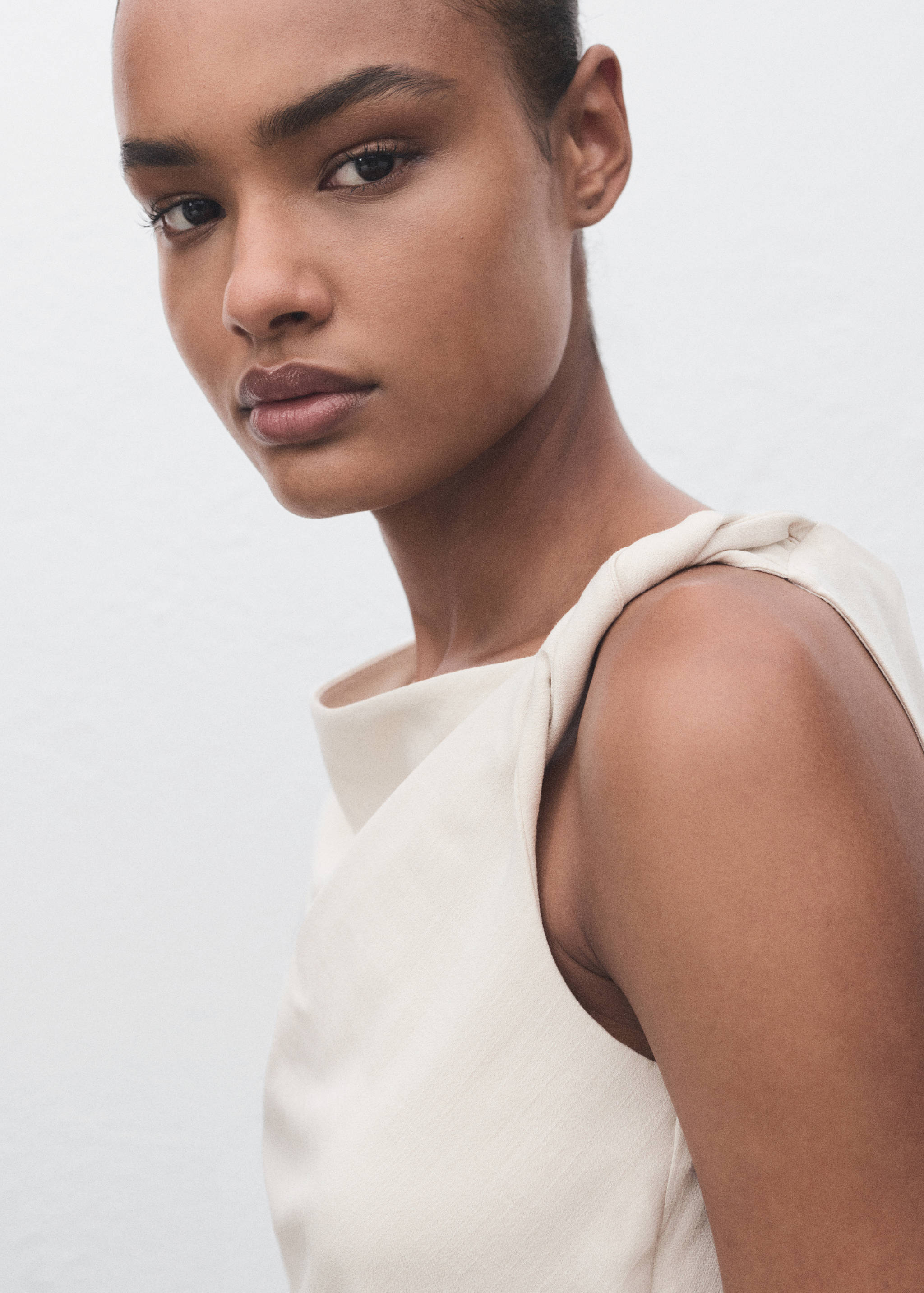 Top assimétrico com alça drapeada - Pormenor do artigo 1