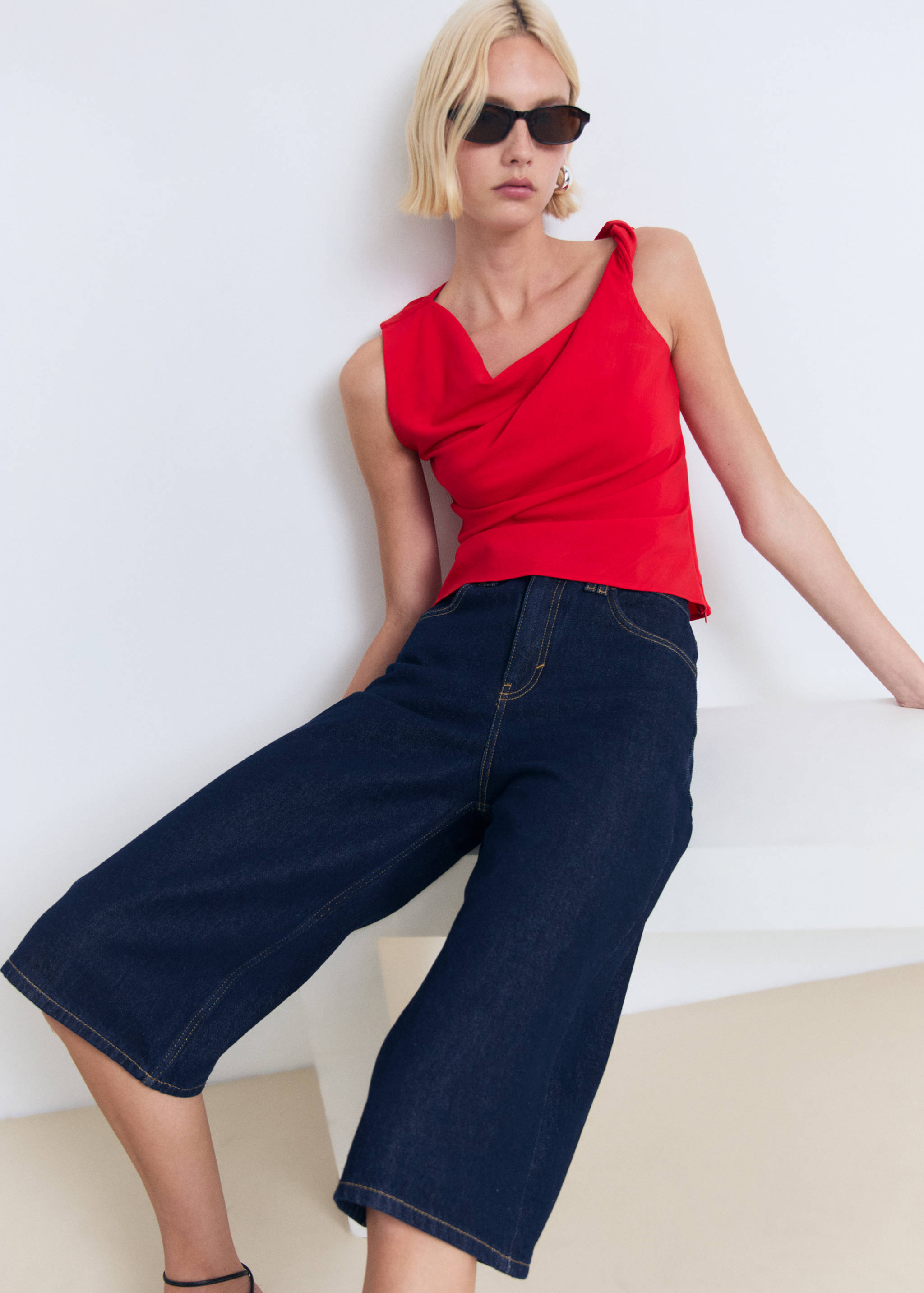 Top assimétrico com alça drapeada - Pormenor do artigo 2