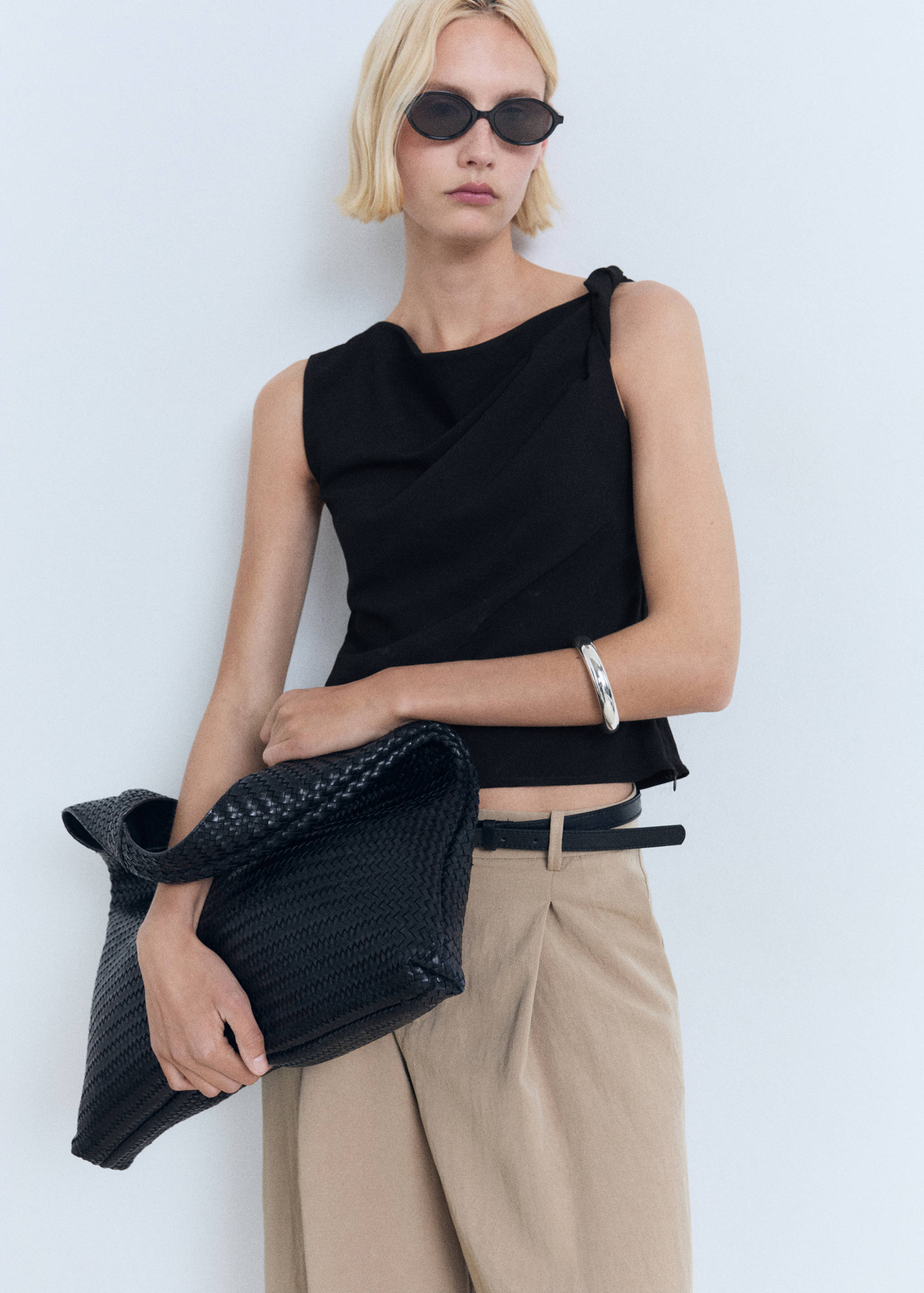 Top assimétrico com alça drapeada - Pormenor do artigo 1