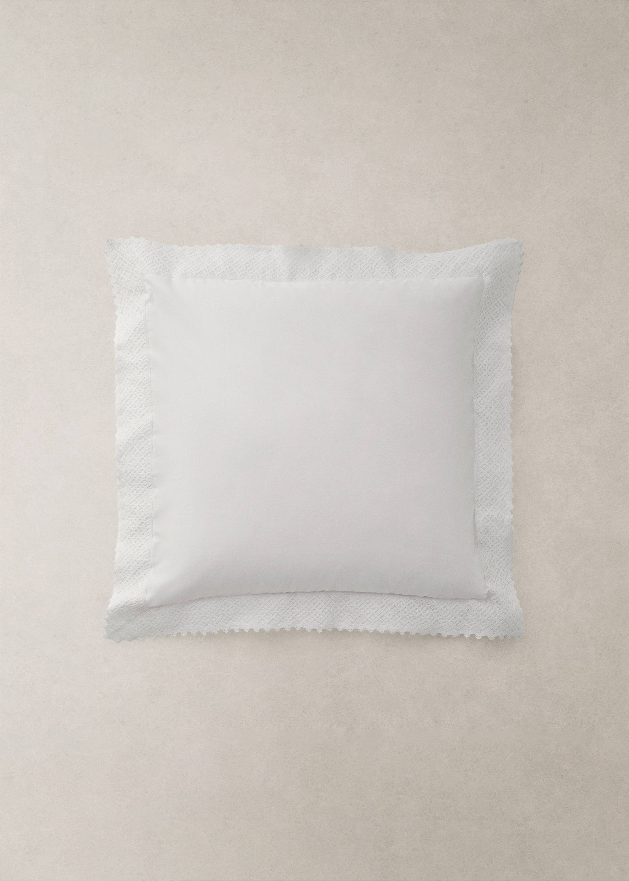 To putetrekk med blondedetalj, 60x60 cm - Artikkeldetalj 7, Hvit. Ref: 17071277-00.