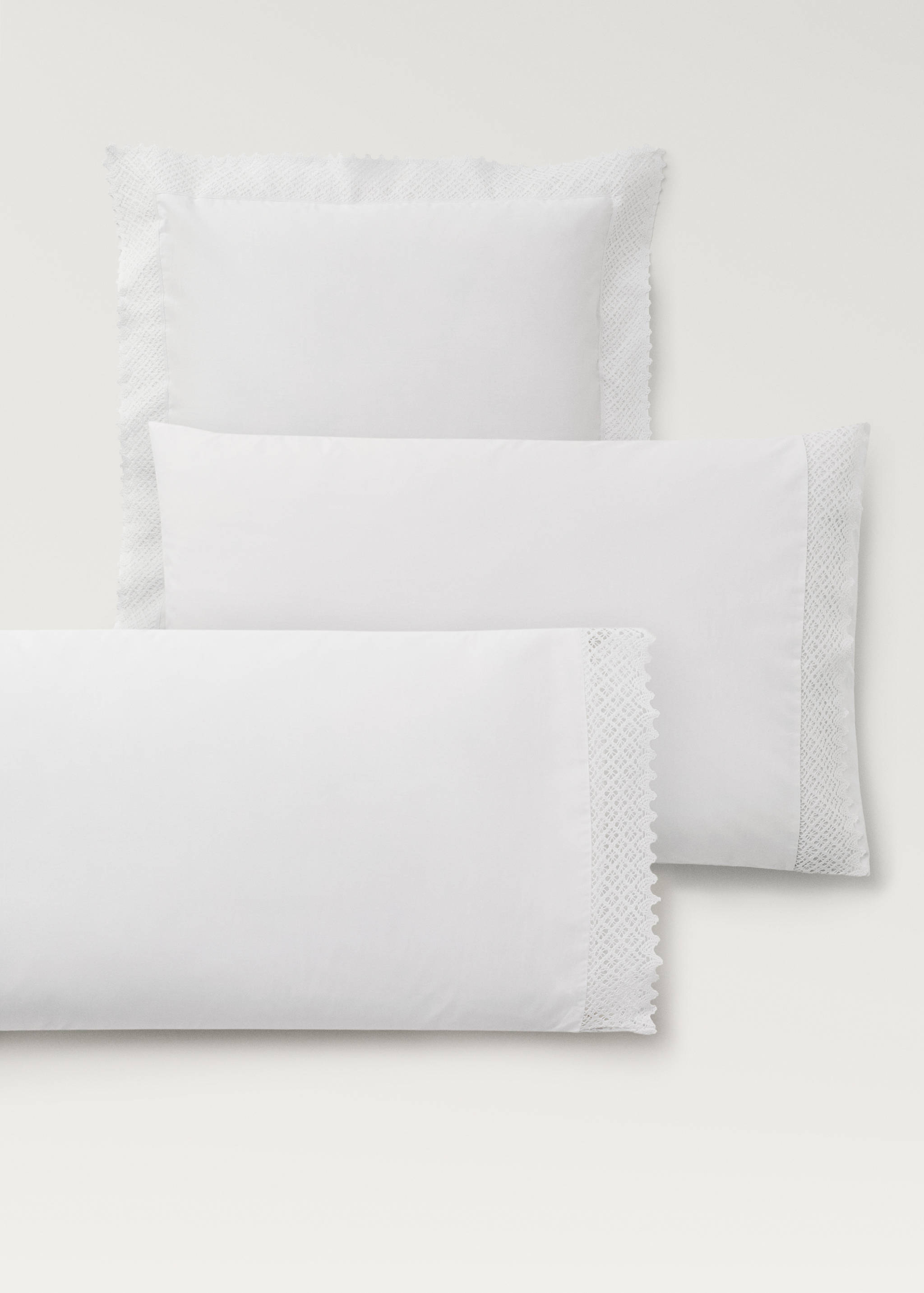 Two pillowcases with lace detail 60x60 cm - Details of the article 4