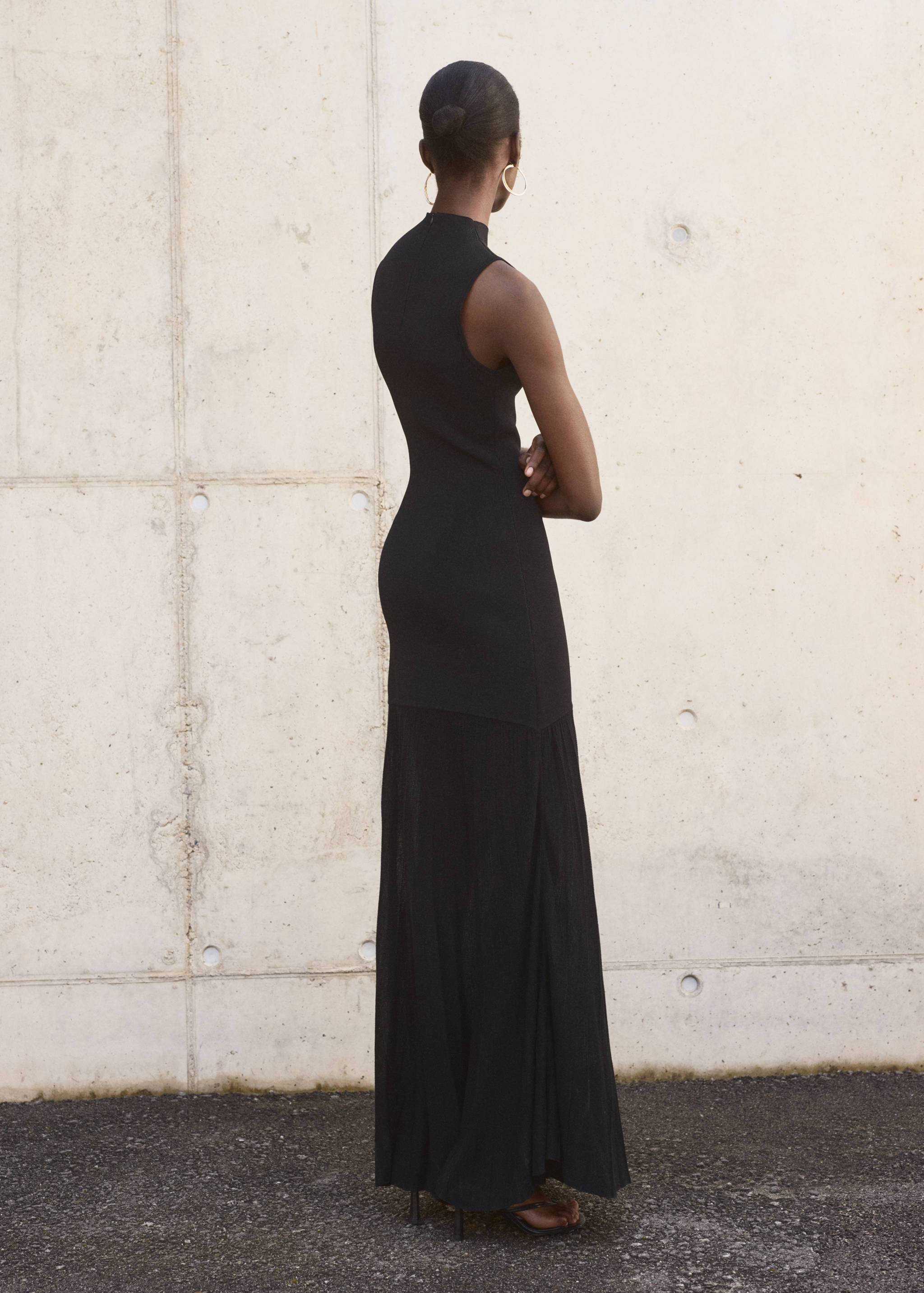 Combined dress with perkins collar - Reverse of the article