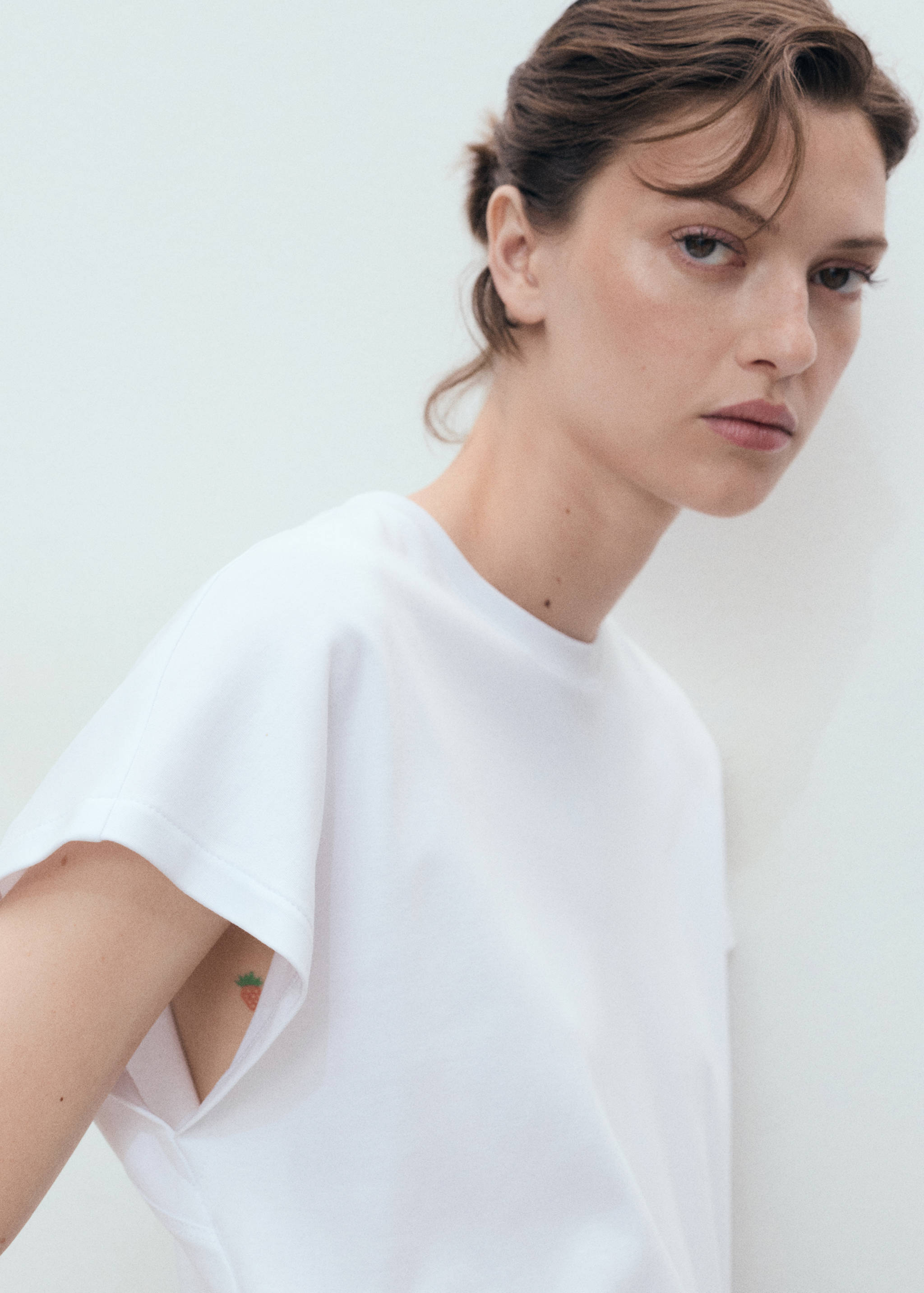 Rounded neck cotton t-shirt - Details of the article 1
