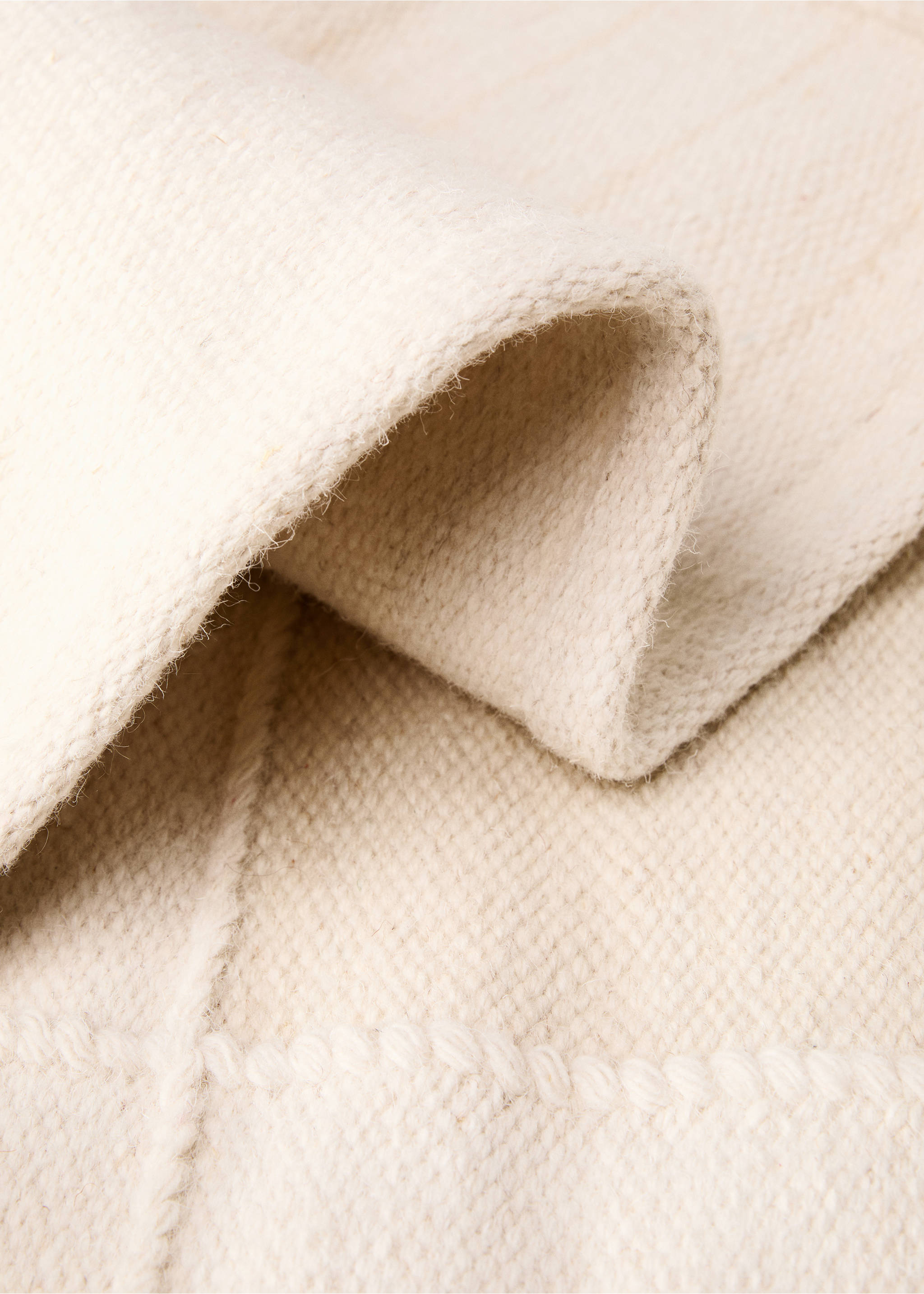 Large wool patchwork-effect rug - Details of the article 2, Vanilla. Ref: 17071291-00.