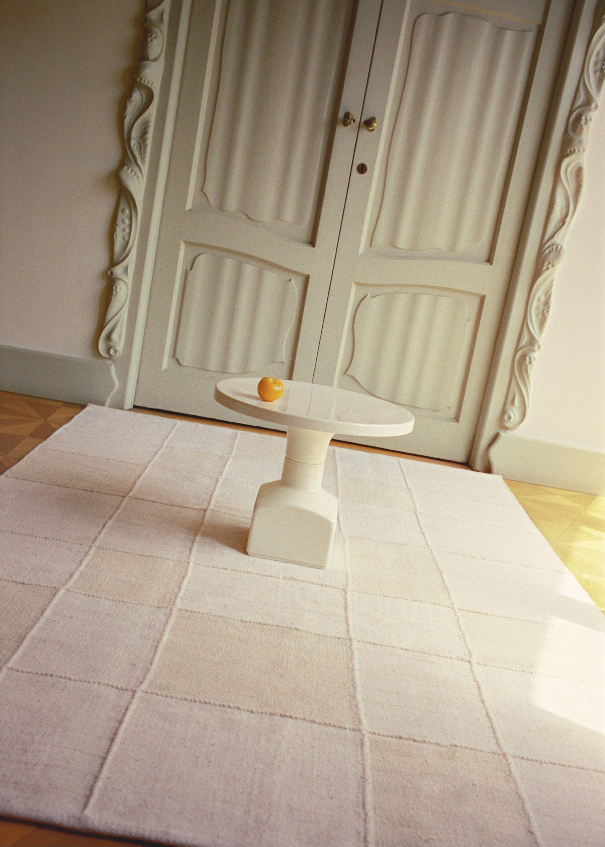 Large wool patchwork-effect rug - Details of the article 6, Vanilla. Ref: 17071291-00.