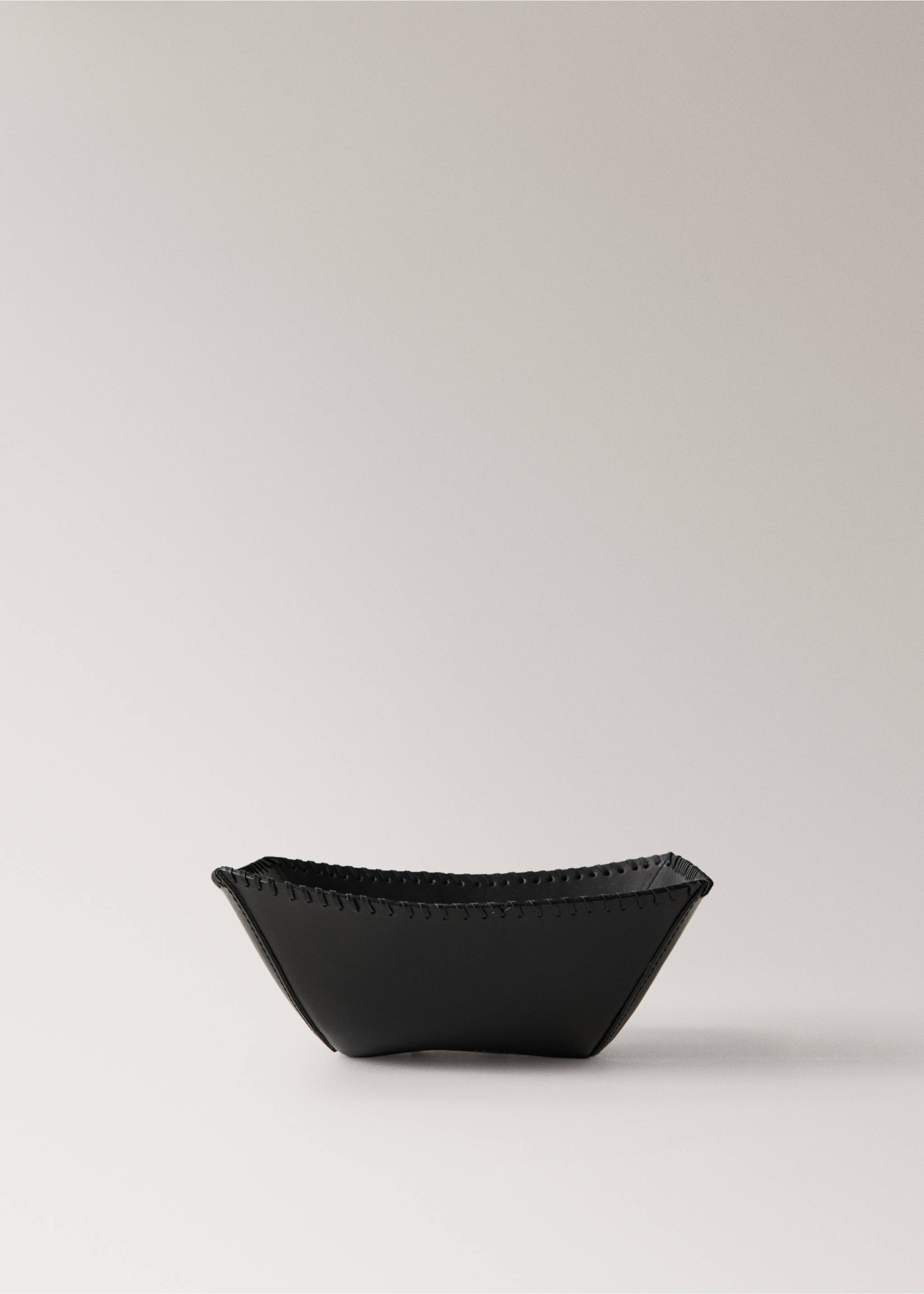 Decorative leather tray - Article without model, Black. Ref: 17071292-00.