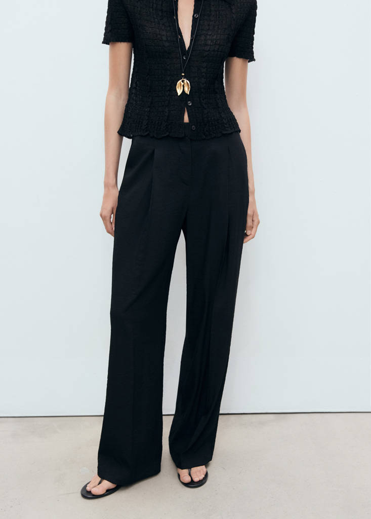Wide leg pleated trousers — Black