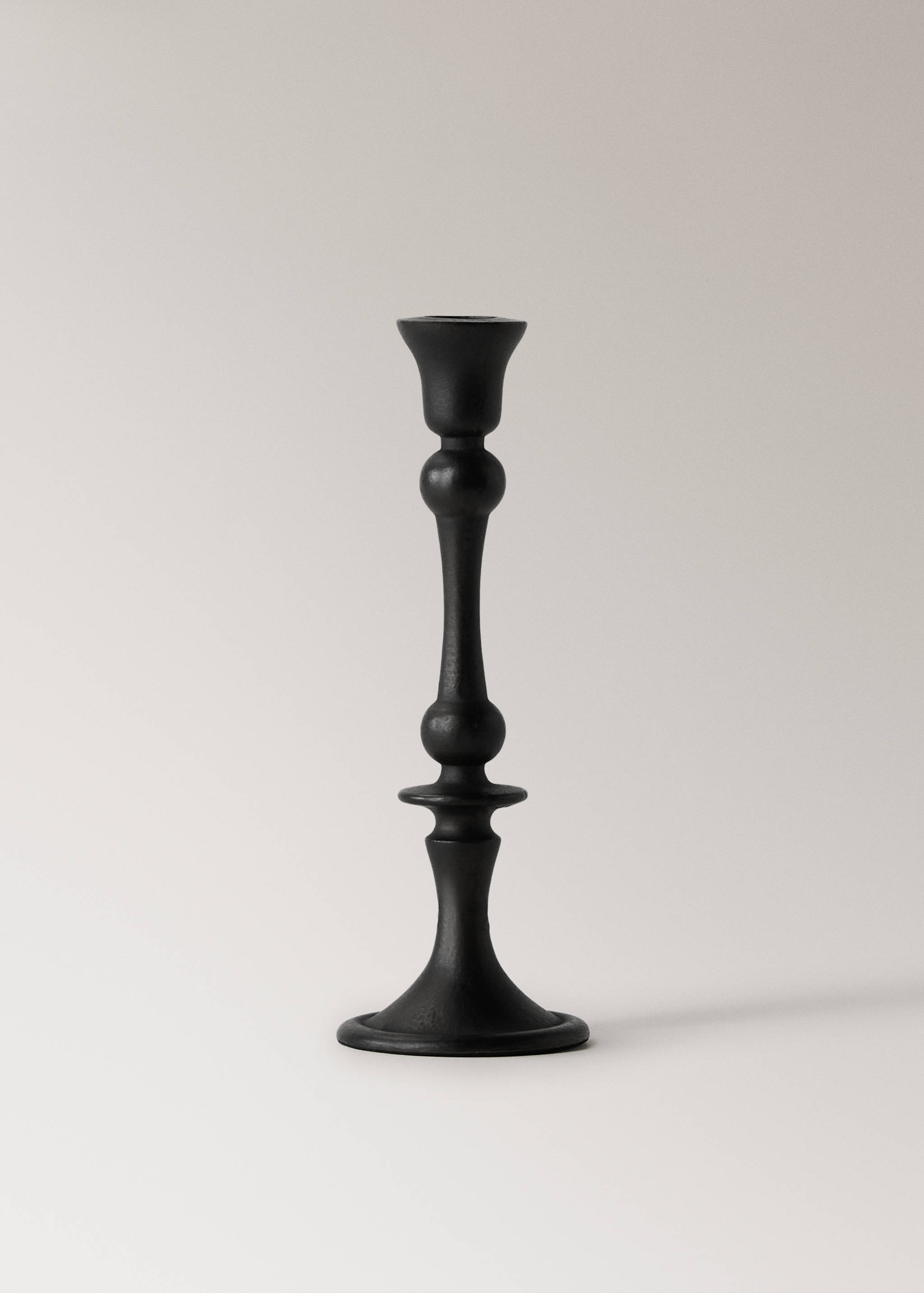 Liten kandelaber i matt metall - Artikel utan modell