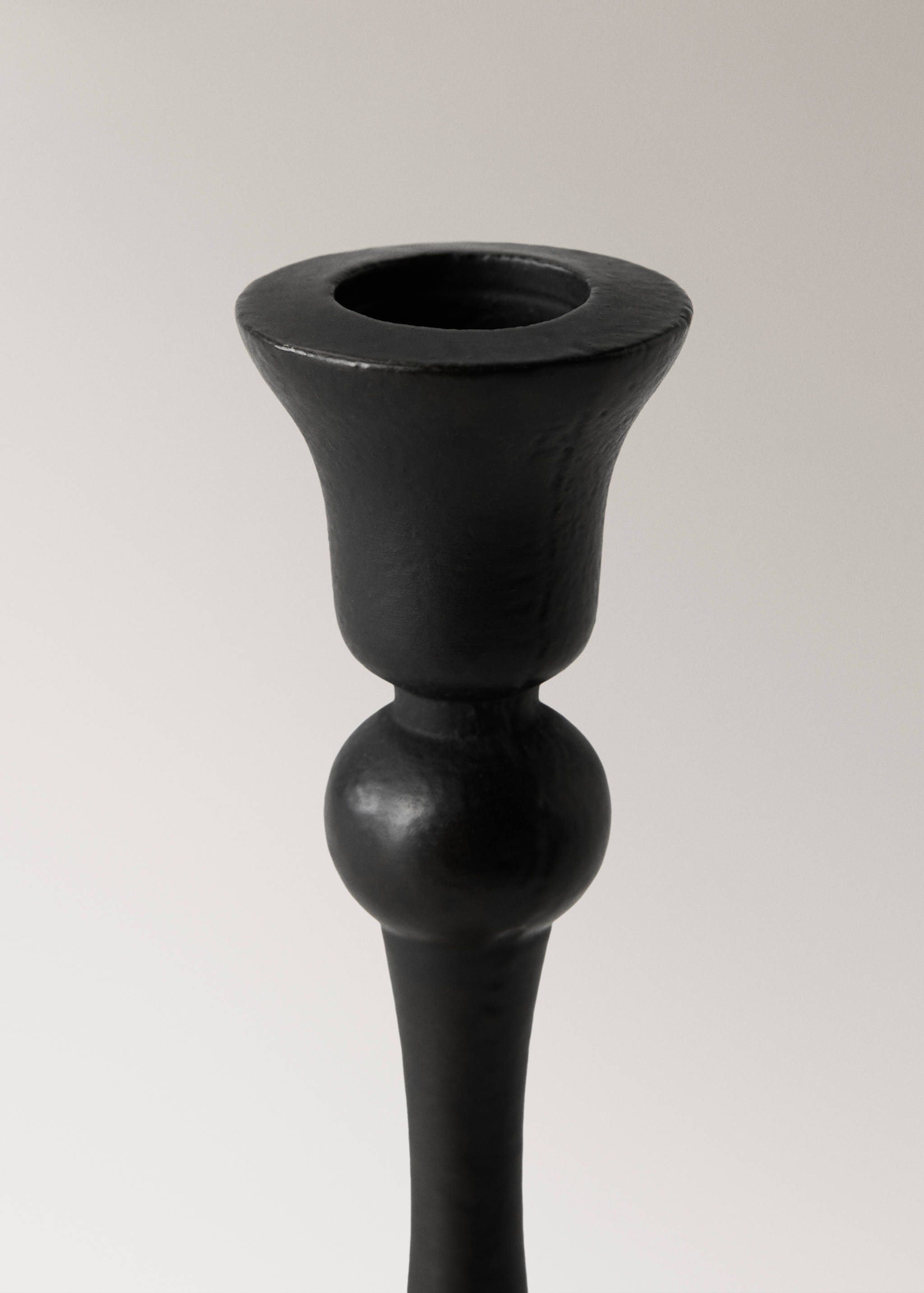 Liten kandelaber i matt metall - Detaljer om artikeln 1