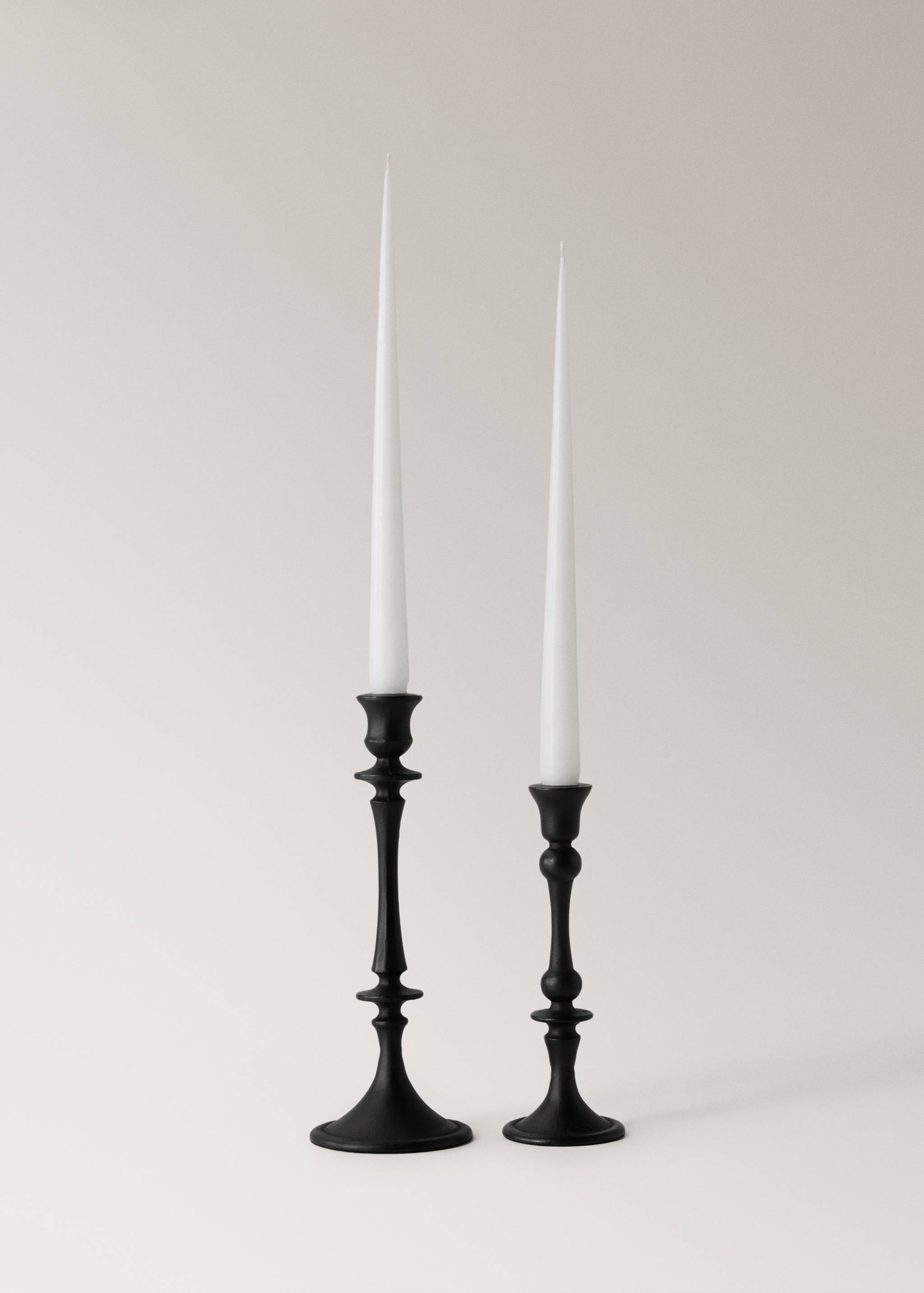 Liten kandelaber i matt metall - Detaljer om artikeln 4