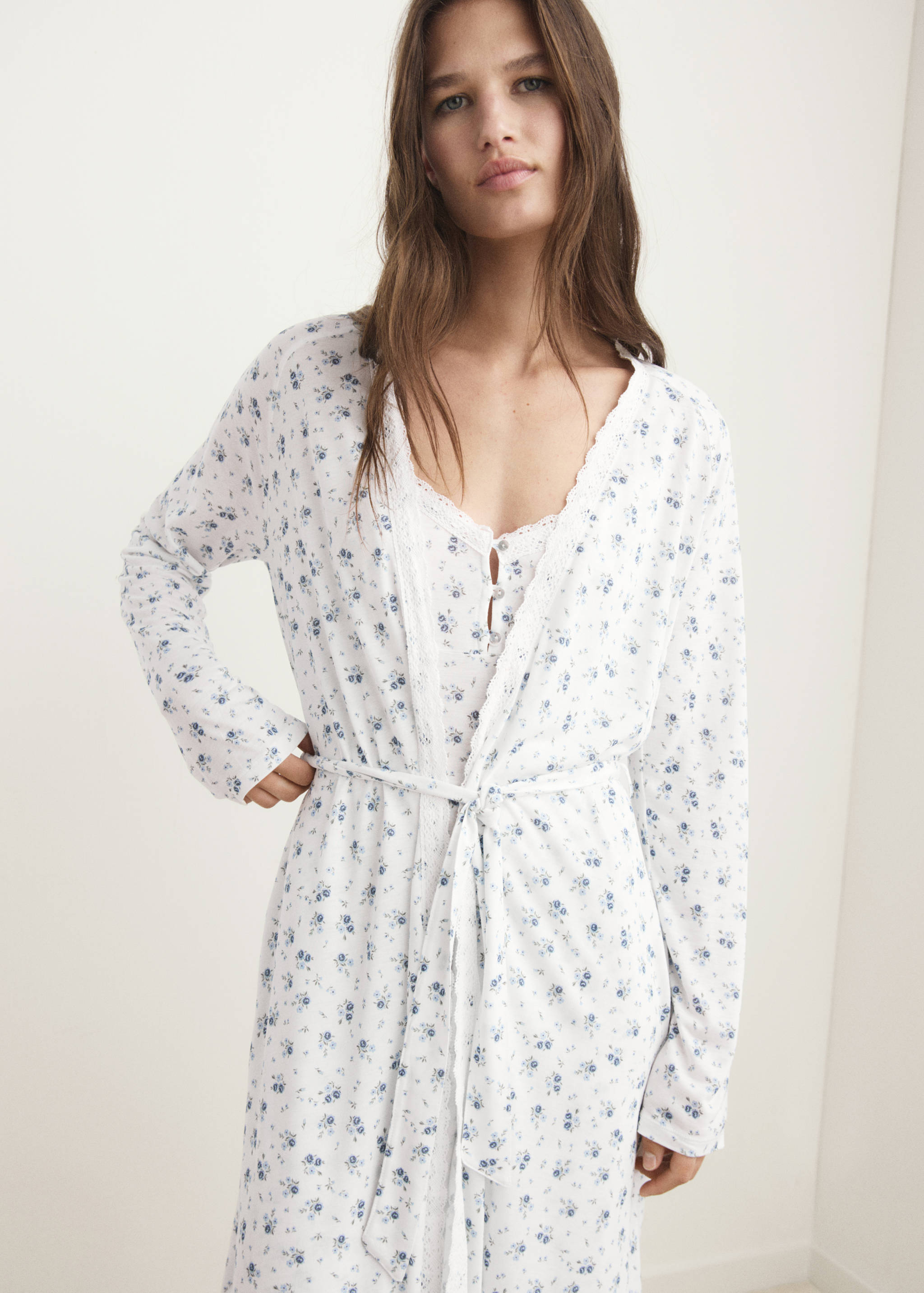 Floral-print dressing gown with lace trim - Medium plane