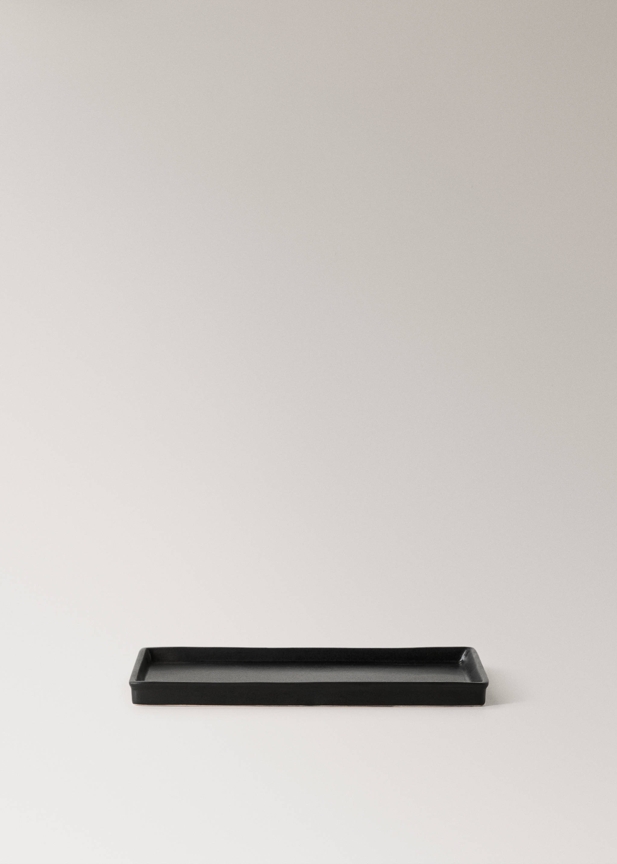 Matte-finish bathroom tray - Article without model