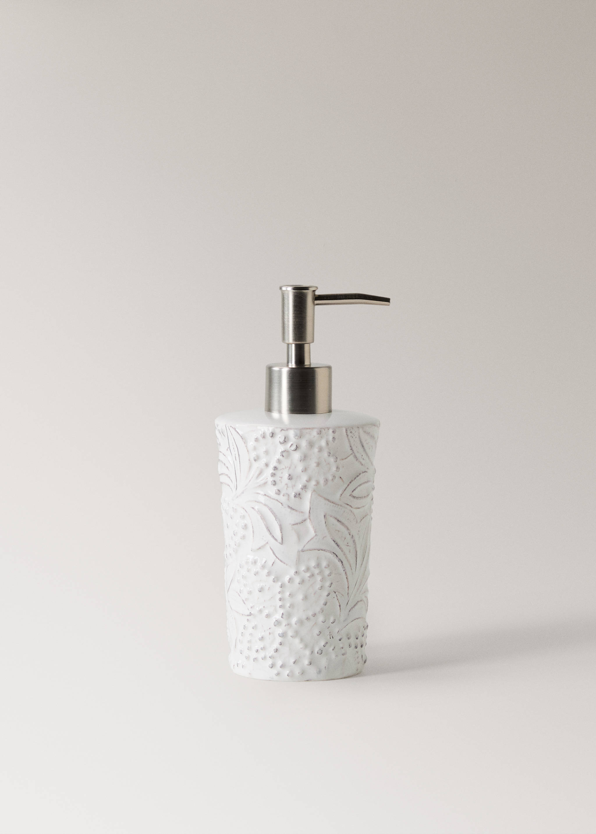 Embossed soap dispenser - Article without model