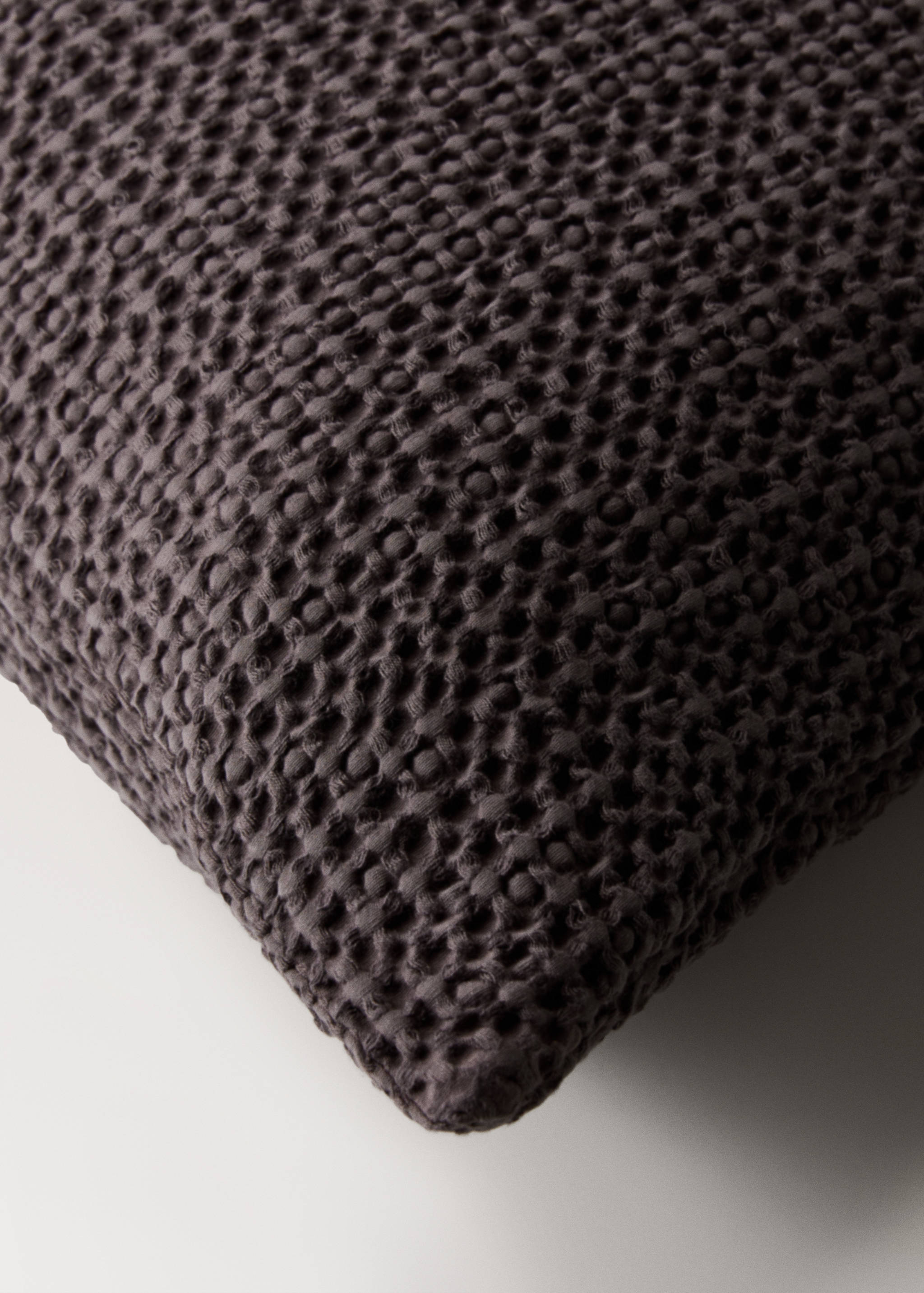 Capa de almofada decorativa de gaze de algodão garment-dyed com textura waffle 50x50 cm - Pormenor do artigo 2