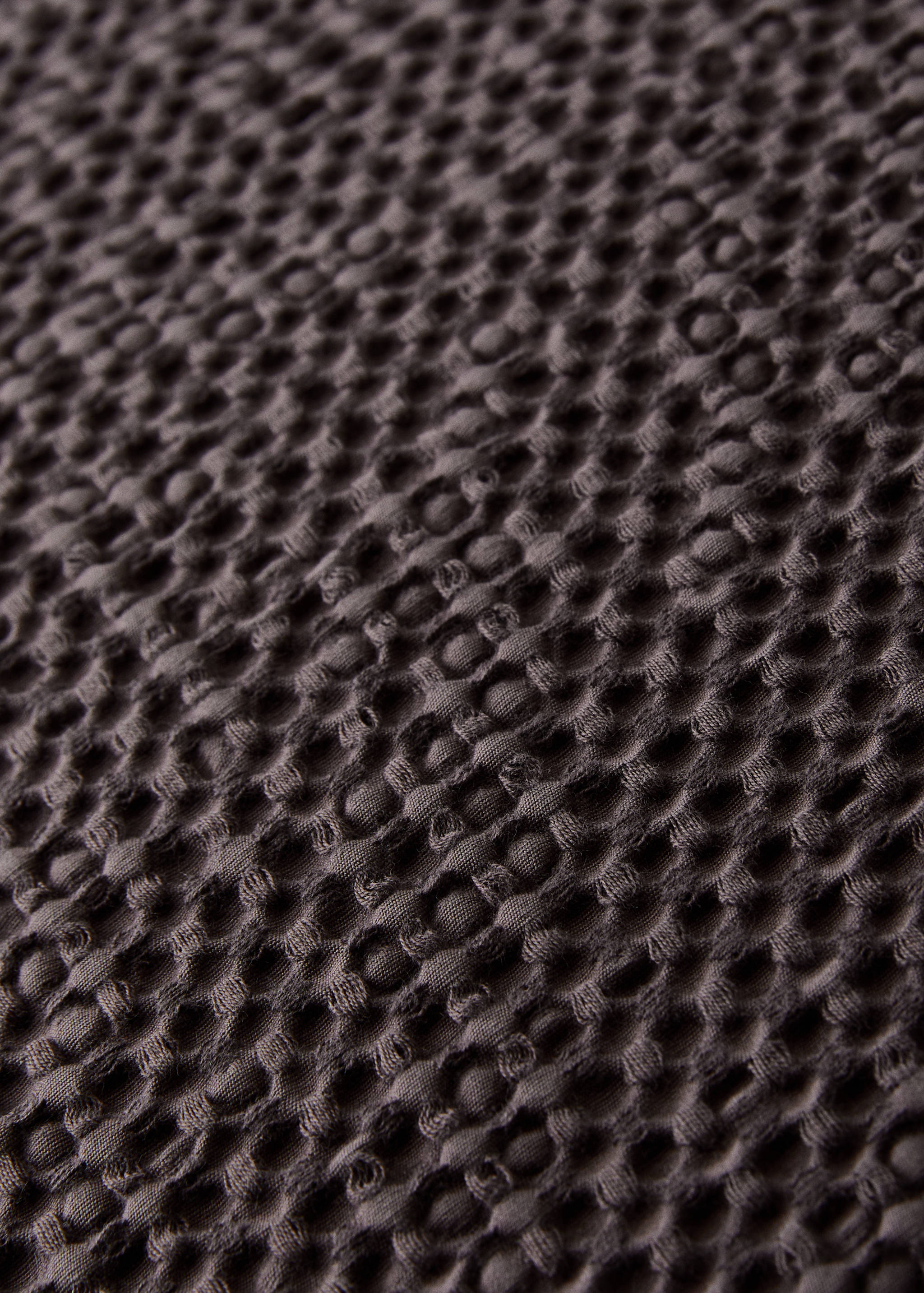 Capa de almofada decorativa de gaze de algodão garment-dyed com textura waffle 50x50 cm - Pormenor do artigo 3