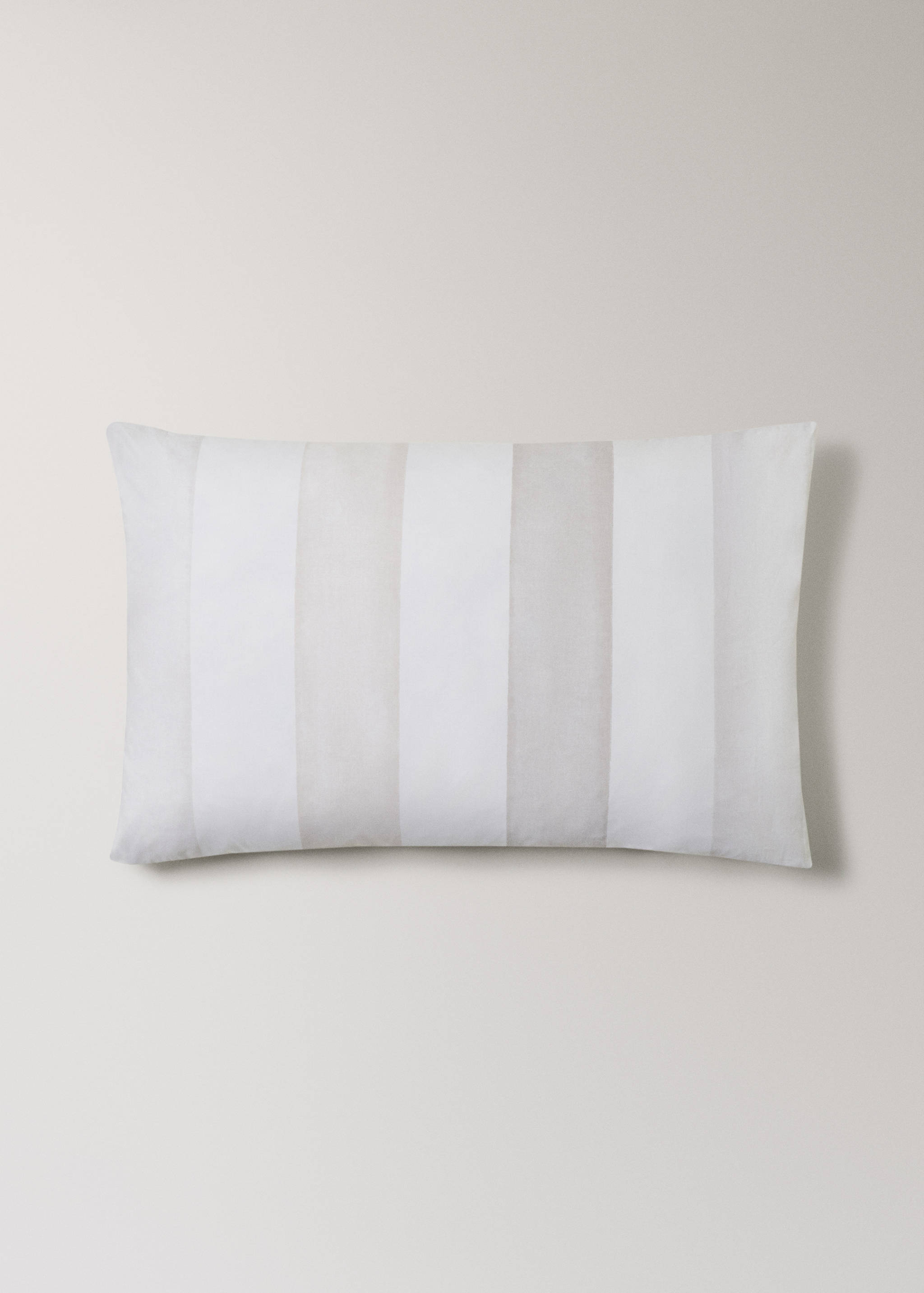 Dwie poszewki na poduszki z bawełnianego perkalu w paski 50x75 cm - Artykuł bez modela/modelki