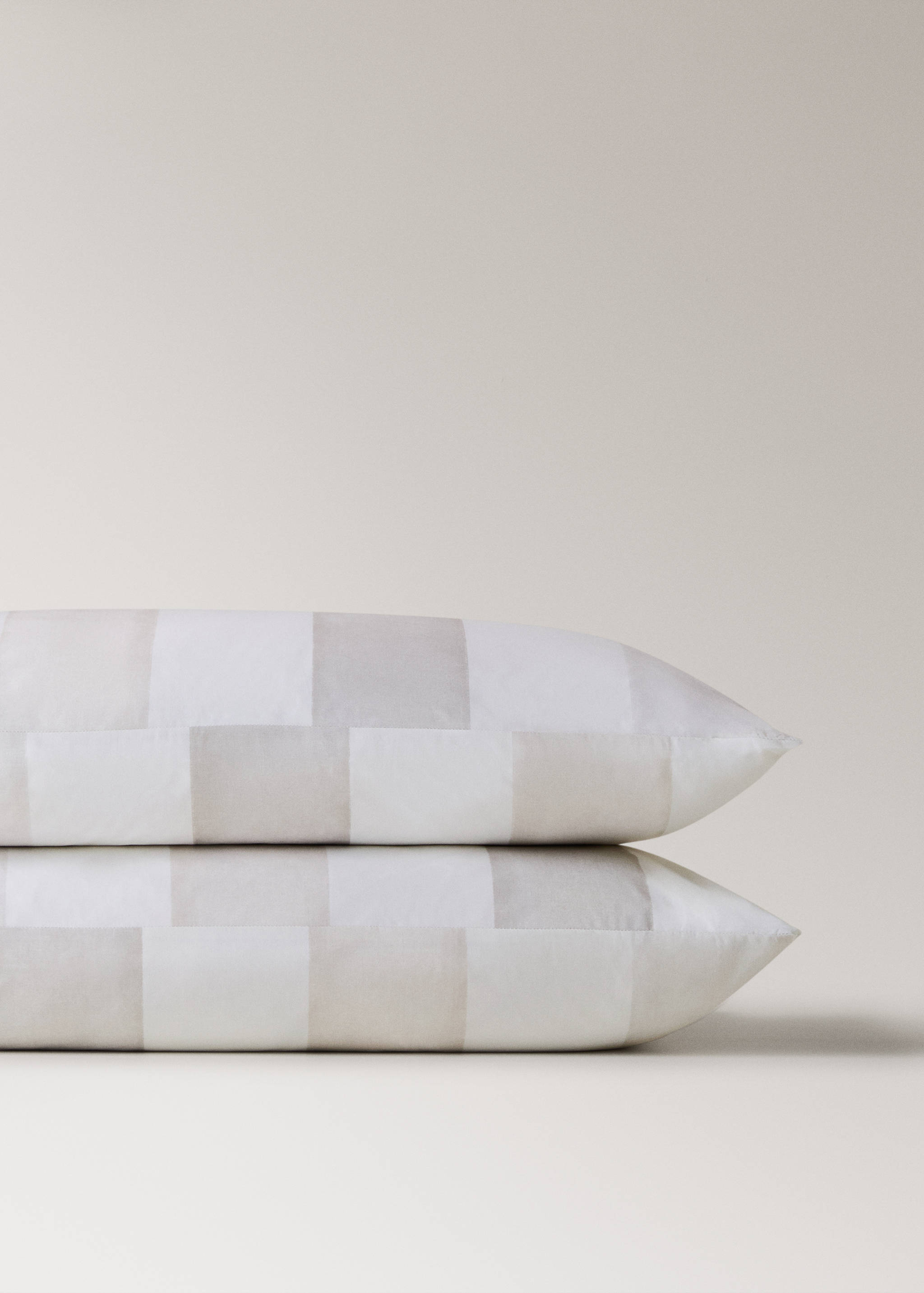 Dwie poszewki na poduszki z bawełnianego perkalu w paski 50x75 cm - Szczegóły artykułu 3