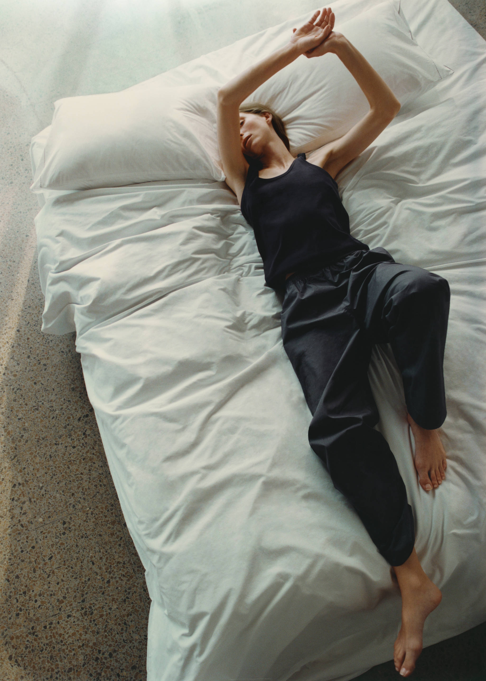 Cotton round-neck top - Details of the article 7